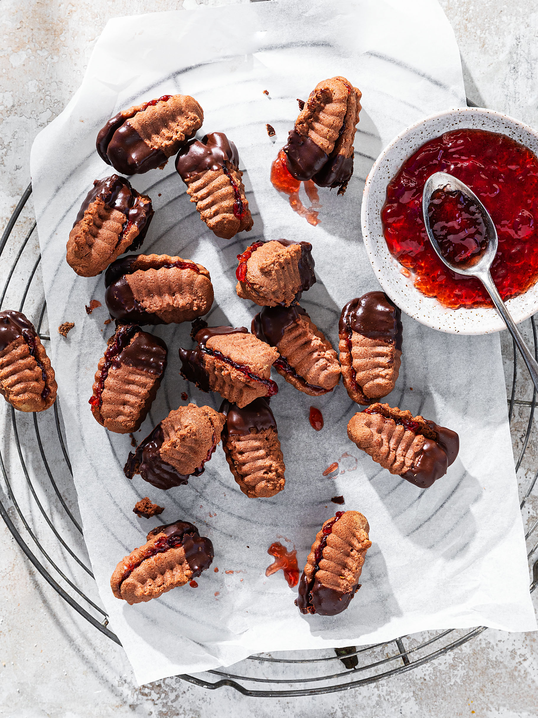 230927 Gefülltes Schokoladen-Spritzgebäck 3x4 gallery pic2