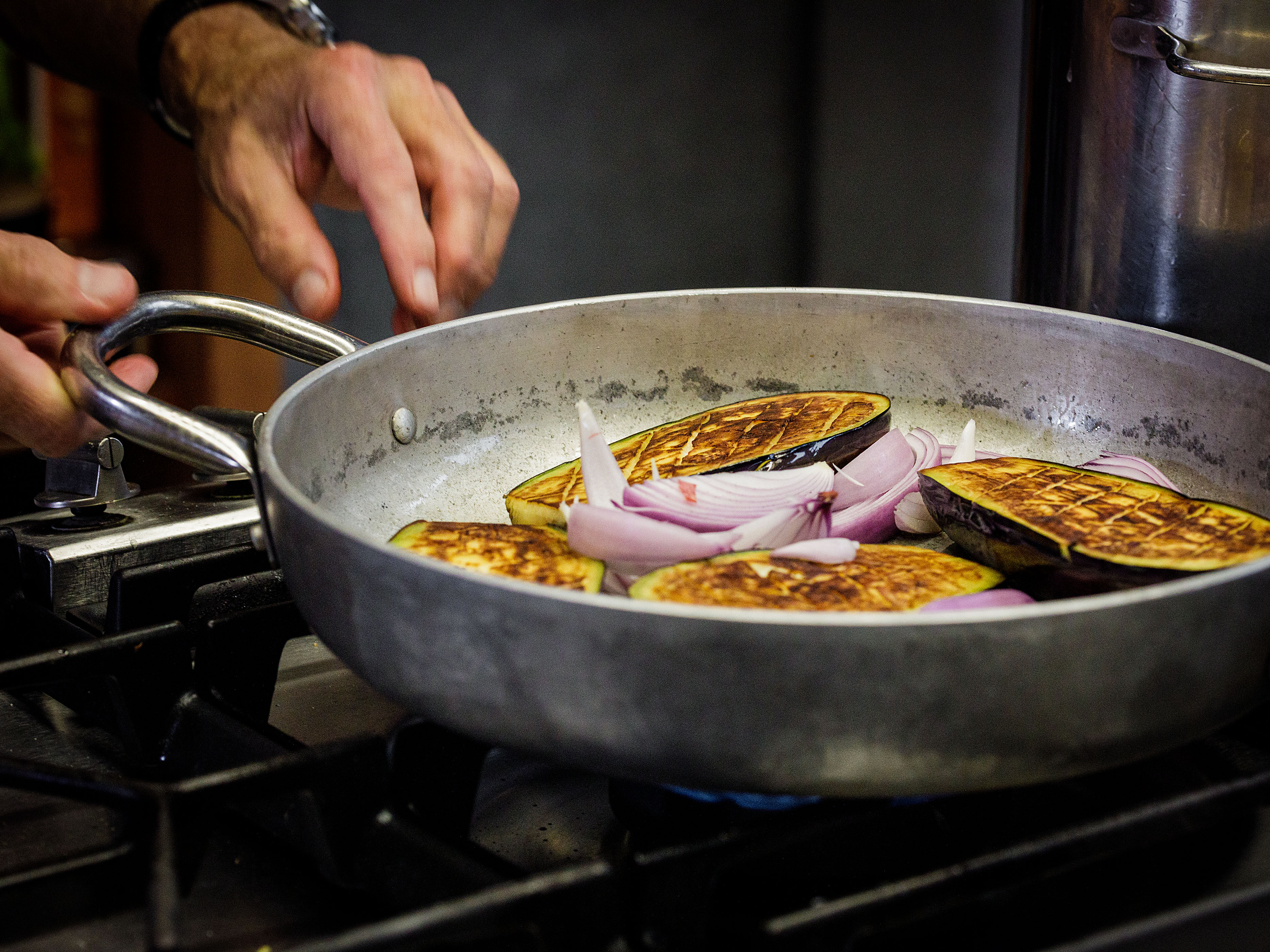 Schritt 2: Zwiebeln garen