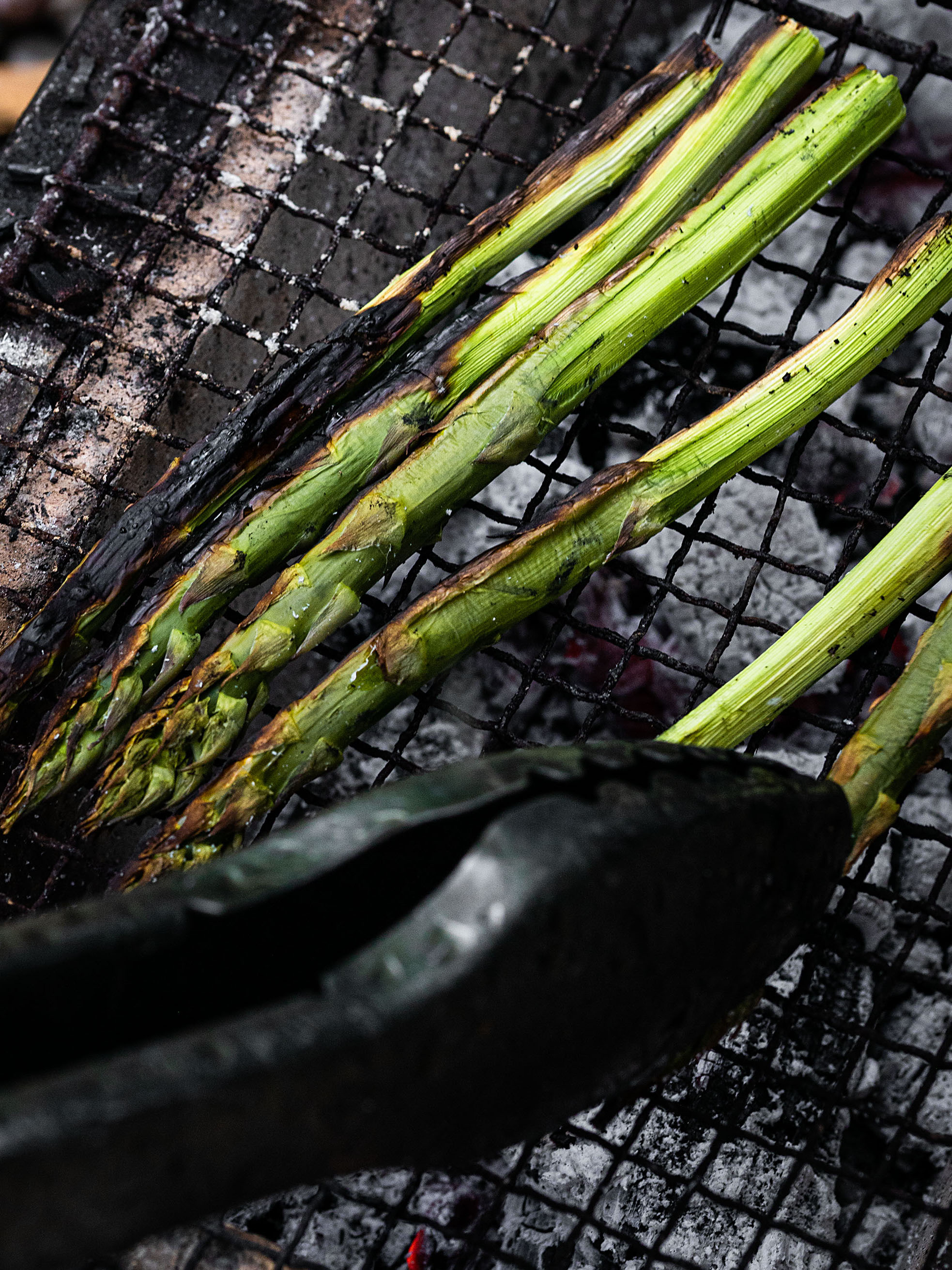Gegrillter Spargel mit veganer Sauce Béarnaise 4