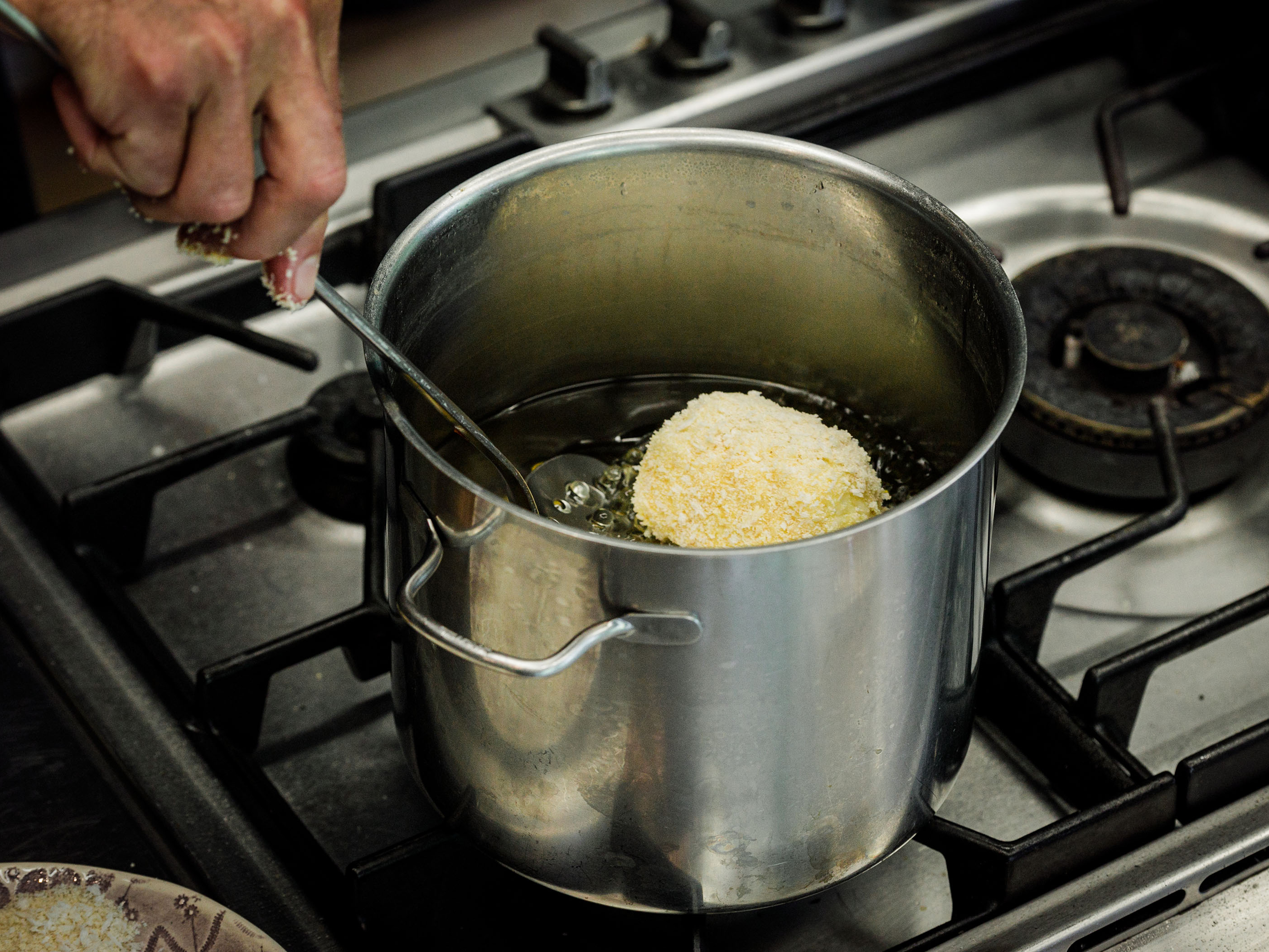Schritt 4: Die Arancini frittieren