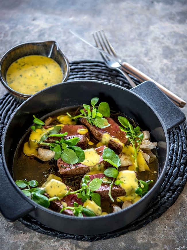 Rinderfilet, Brunnenkresse und Sauce Béarnaise Rezept Rinderfilet, Brunnenkresse und Sauce Béarnaise Rezept