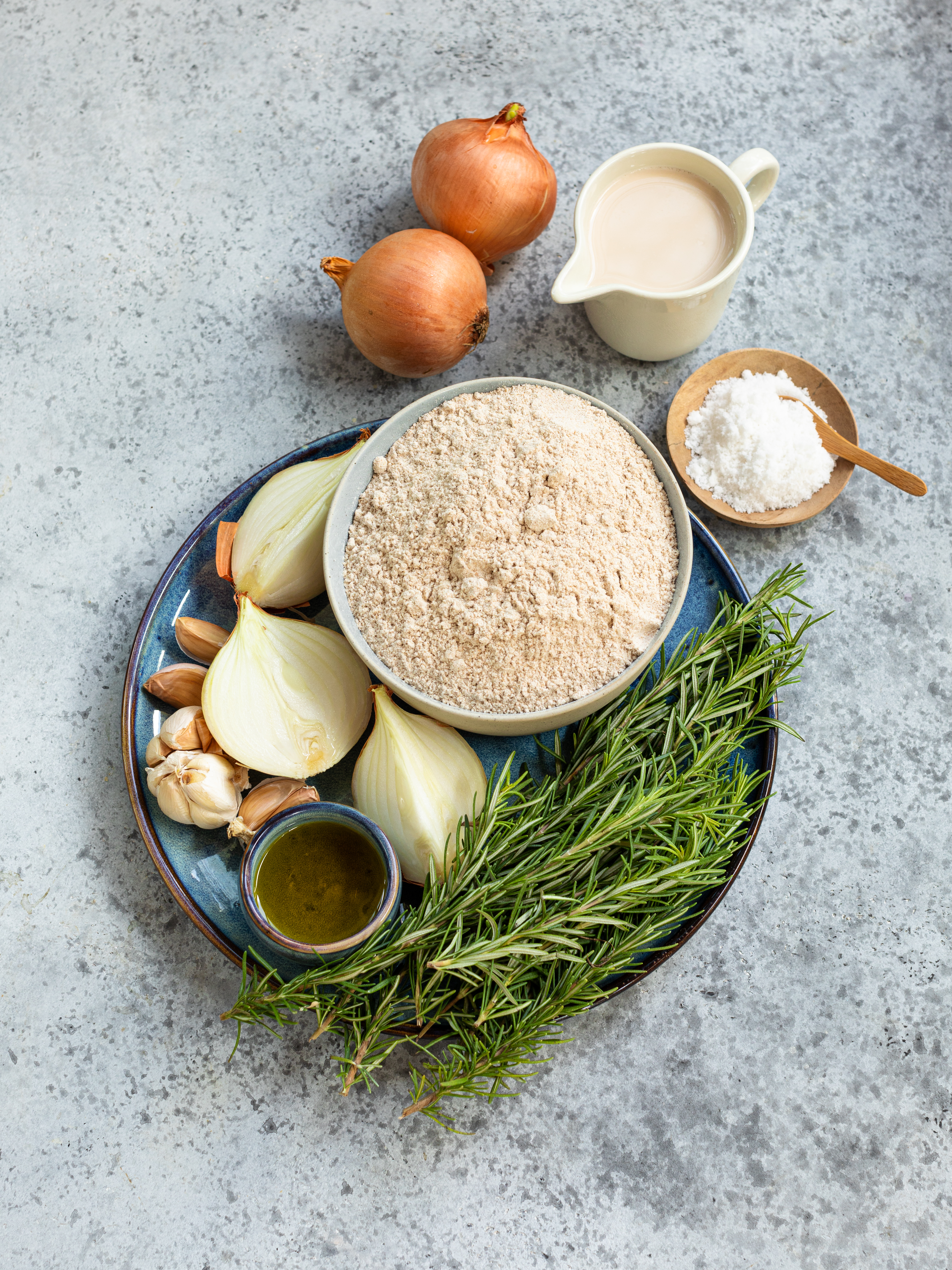 Zwiebel-Knoblauch-Zopf Rezept