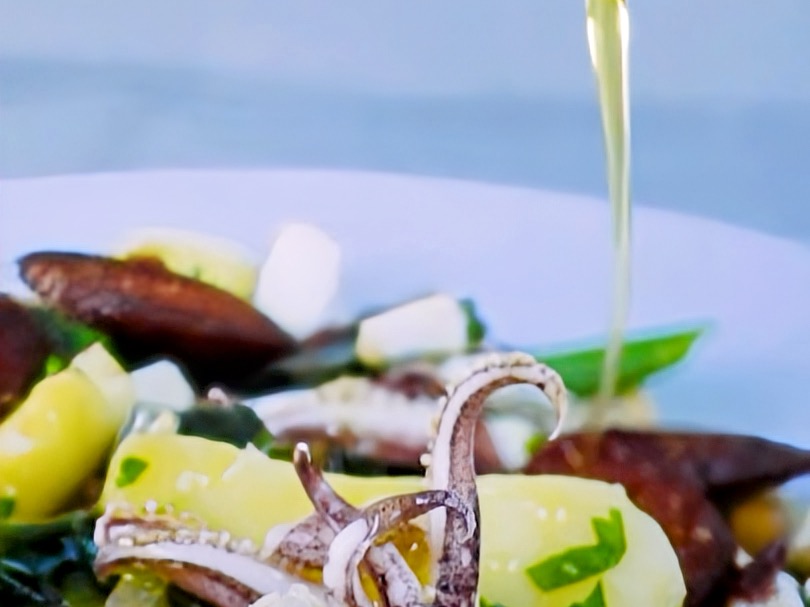 Schritt 4: Anrichten und Servieren von Tintenfischsalat mit Chorizo 