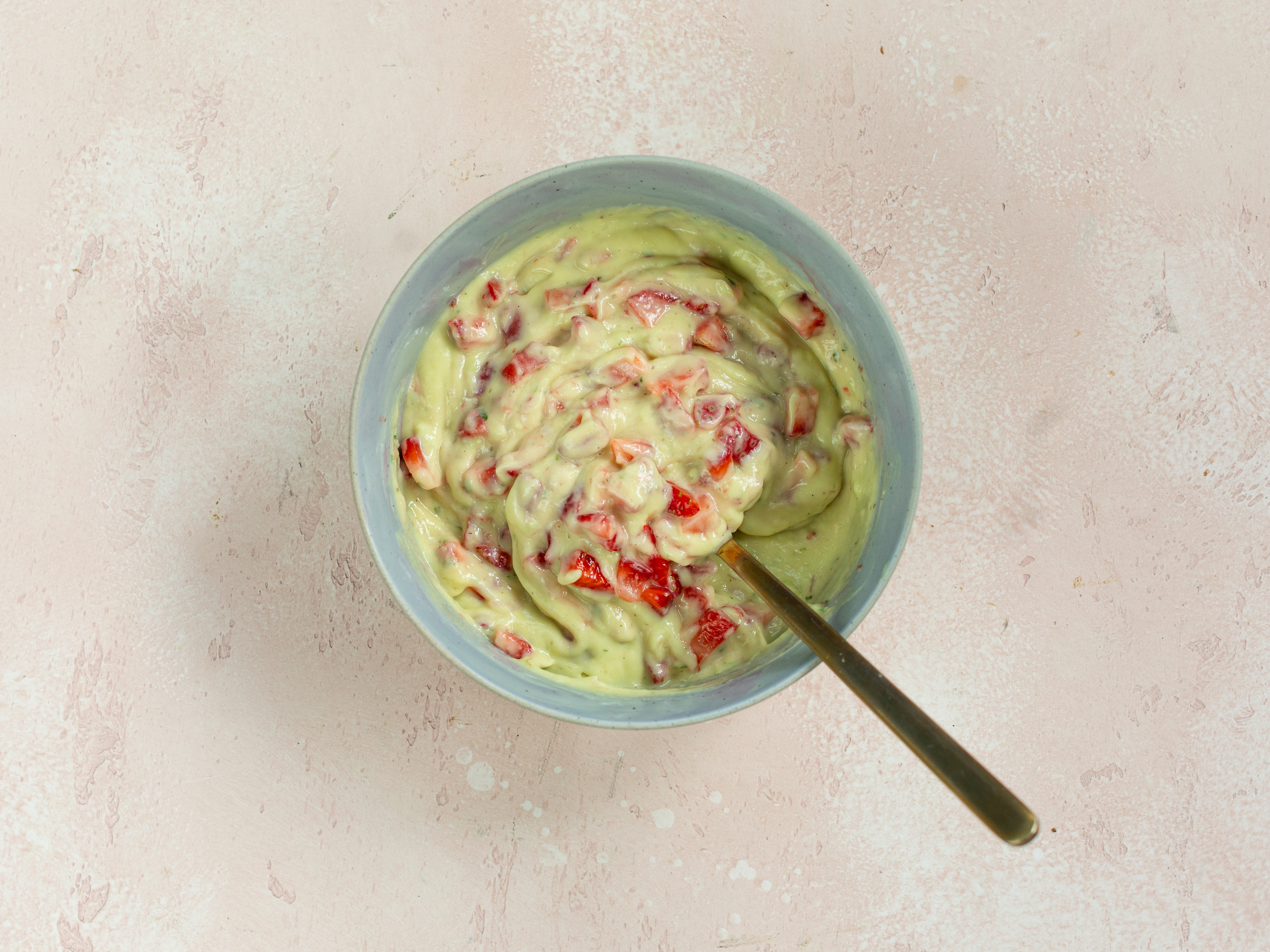 Schritt 2: Erdbeeren beigeben und abschmecken