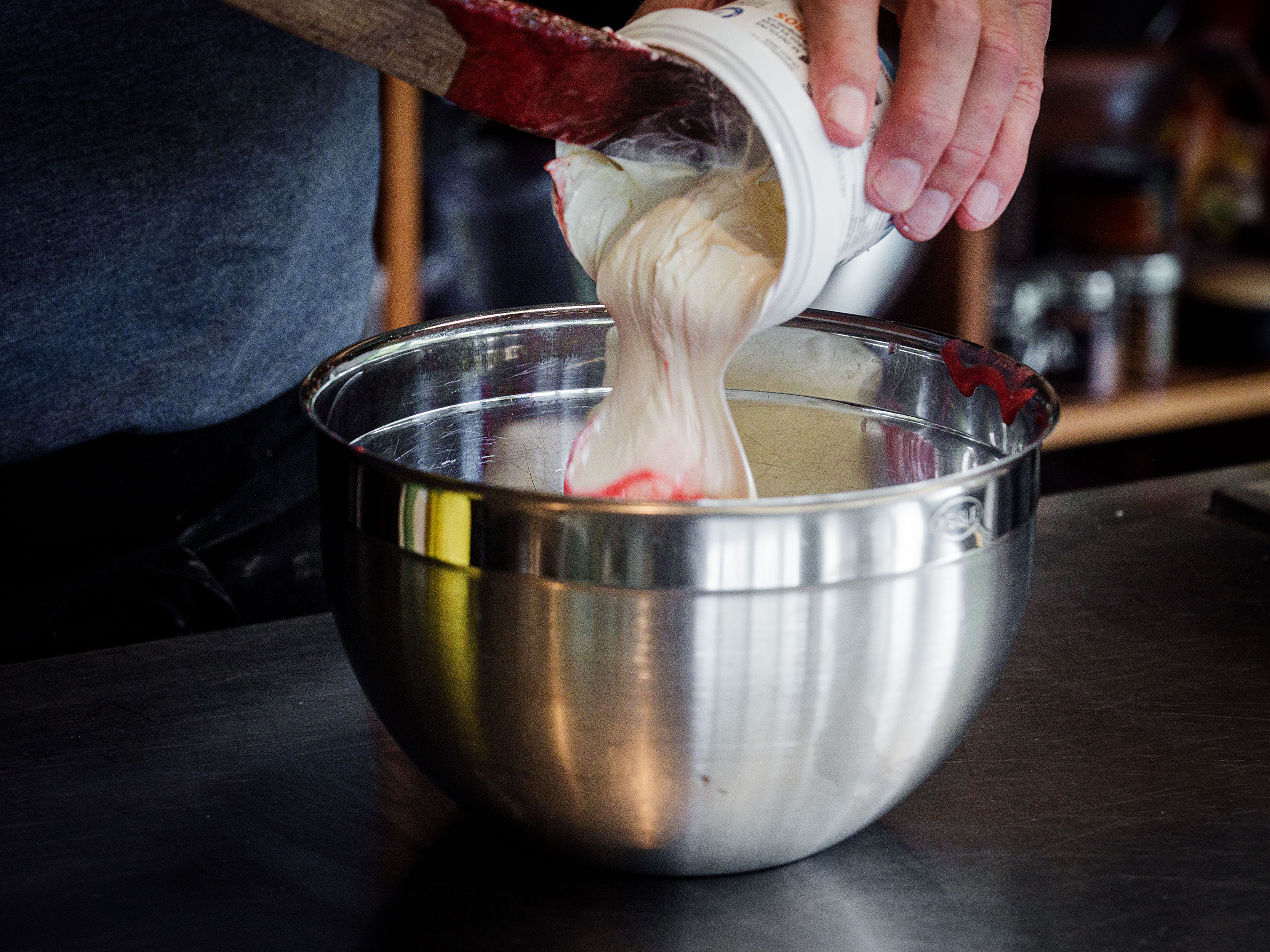 Schritt 2: Den Sauerrahm zugeben