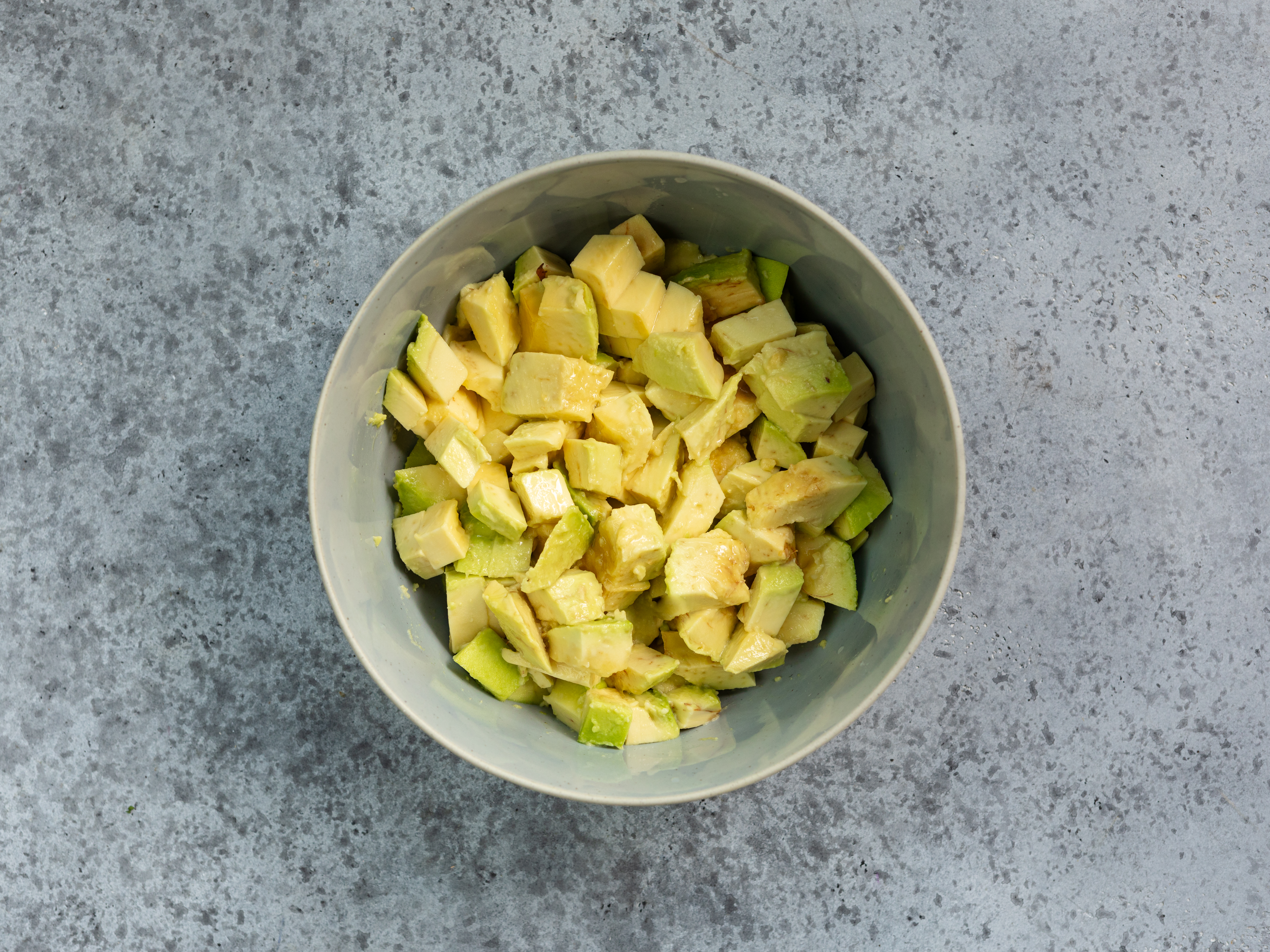 Schritt 1: Zutaten für Wassermelone-Feta-Guacamole vorbereiten 