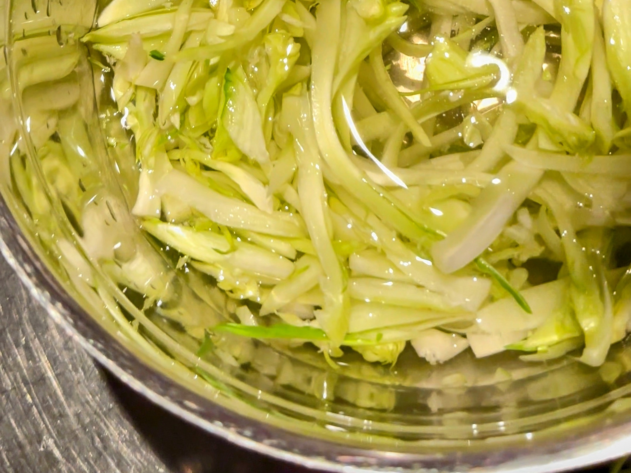 Schritt 1: Punterelle für Punterelle-Salat schneiden