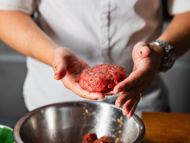 Schritt 2: Burgerptties formen Schritt 2: Burgerptties formen