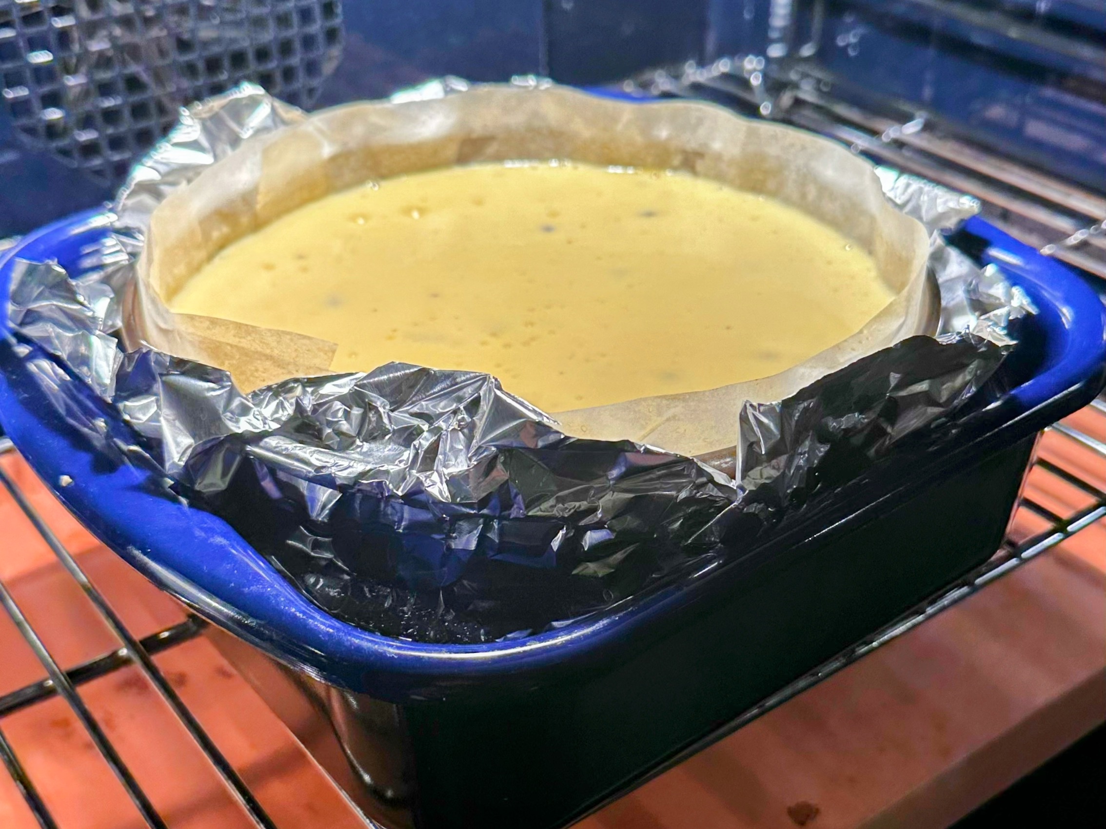 Schritt 3: Cheesecake-Füllung für Mascarpone-Meringue-Cheesecake mit Passionsfrucht zubereiten 