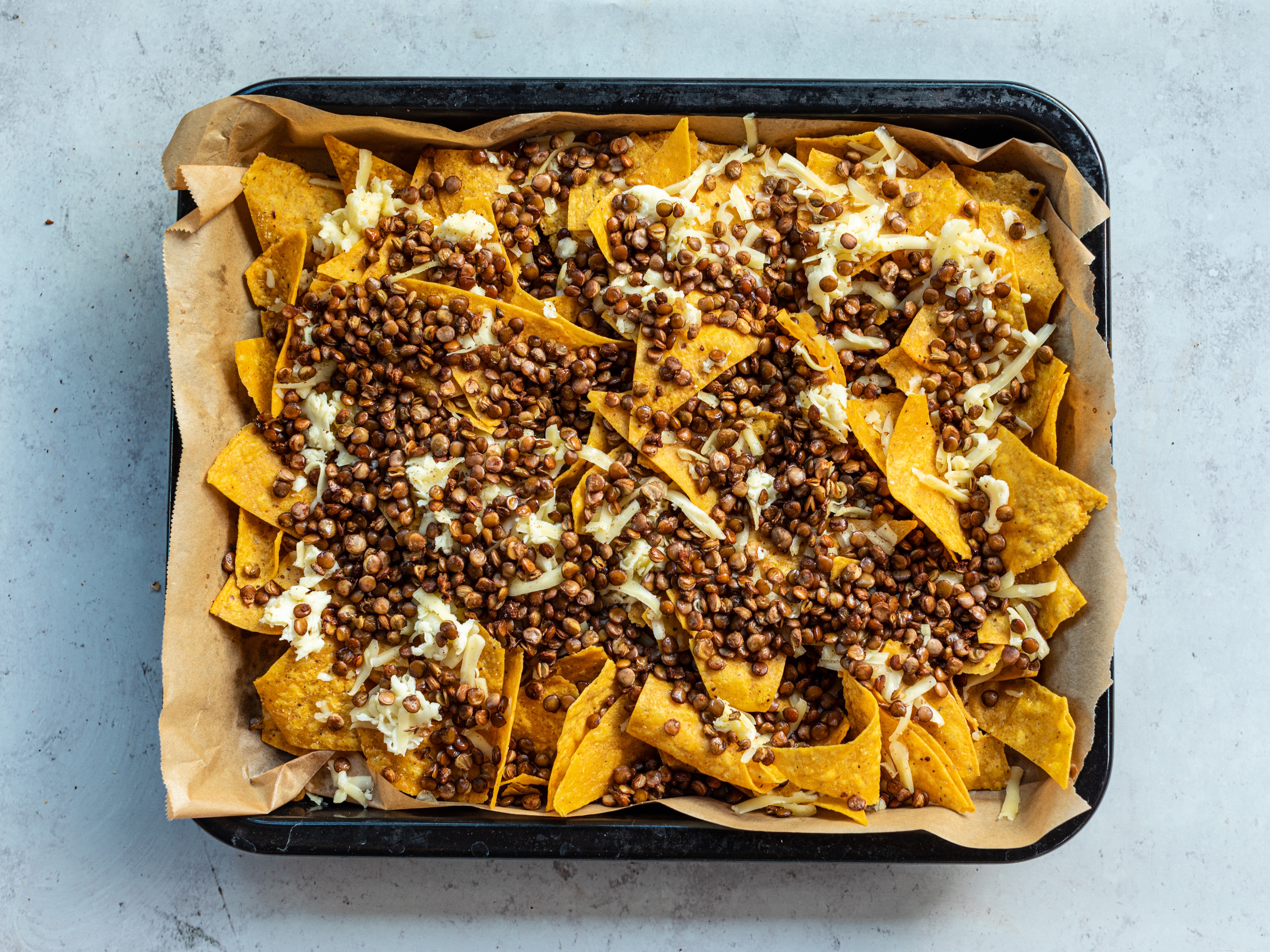 Schritt 4: Nachos belegen und backen  
