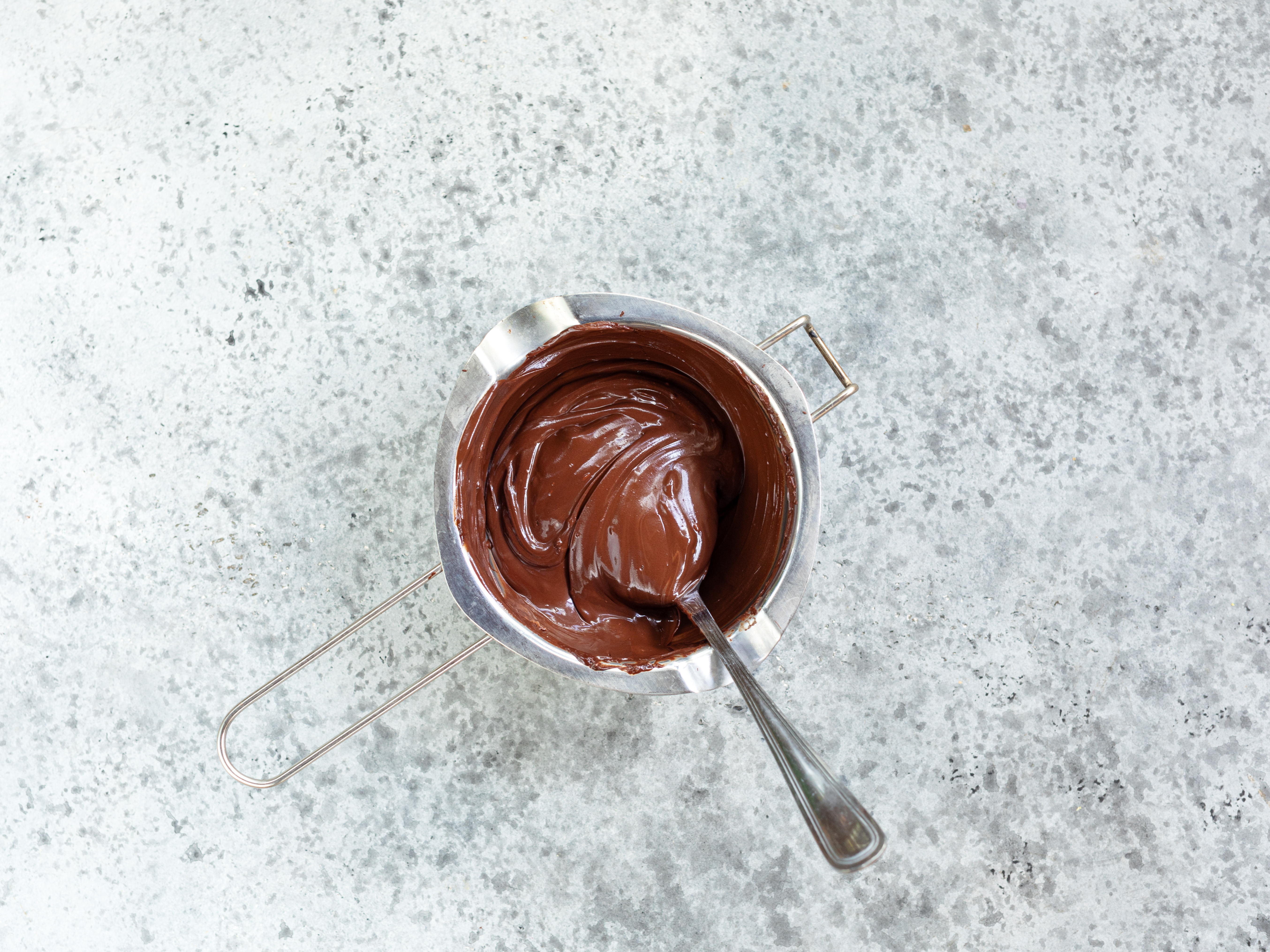 Schritt 3: Schokolade für Joghurt Cluster mit Beeren schmelzen 