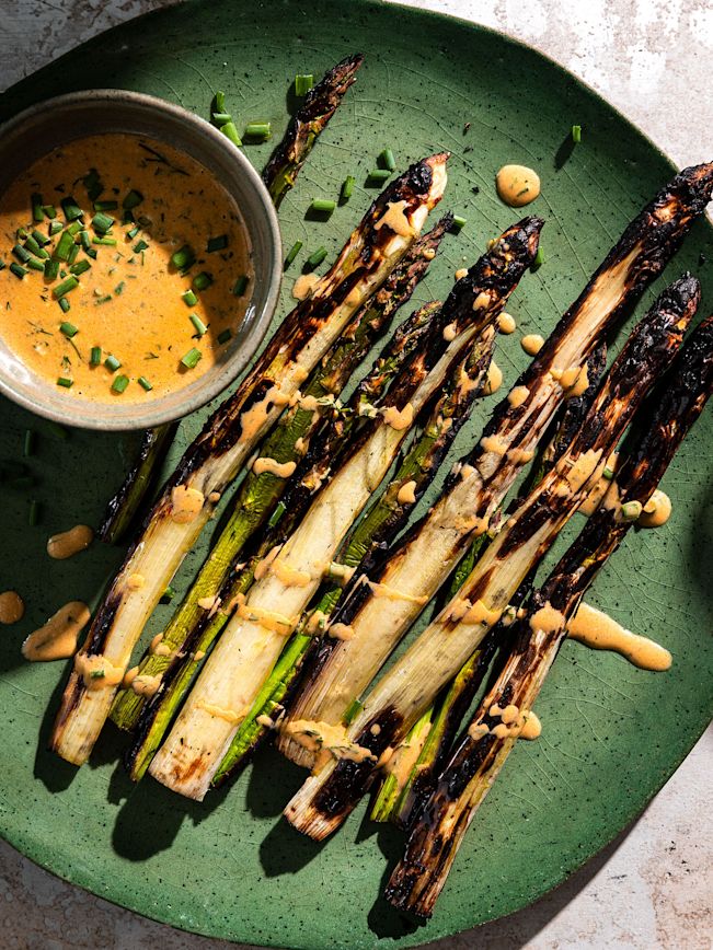 Gegrillter Spargel mit veganer Sauce Béarnaise Rezept Gegrillter Spargel mit veganer Sauce Béarnaise Rezept