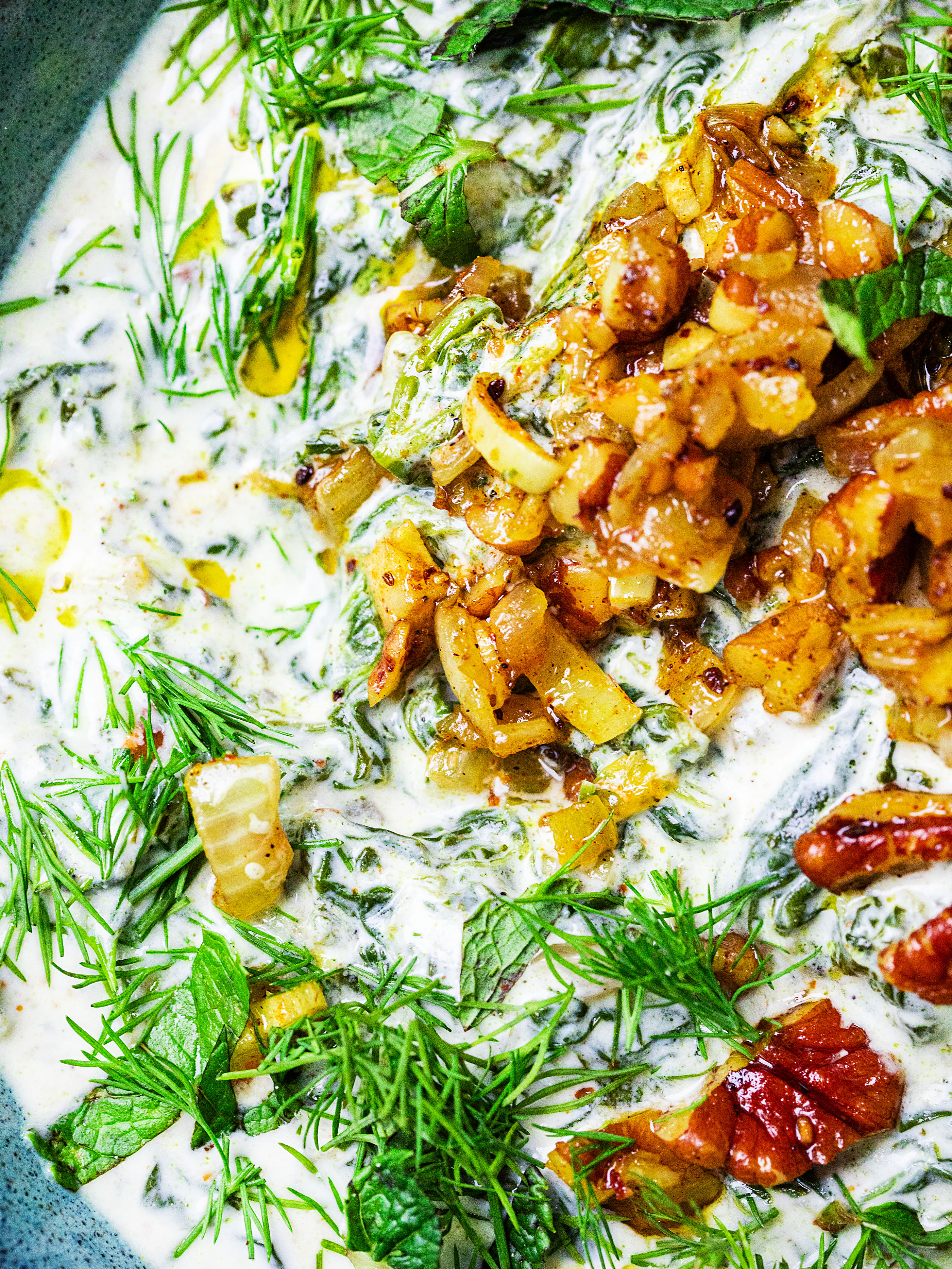 Spinat-Borani mit karamellisierten Zwiebeln, Knoblauch, Minze und Safranwasser Rezept3