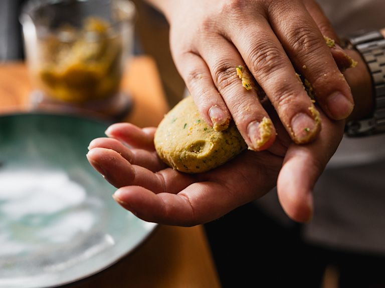 Schritt 2: Burger-Patties formen Schritt 2: Burger-Patties formen