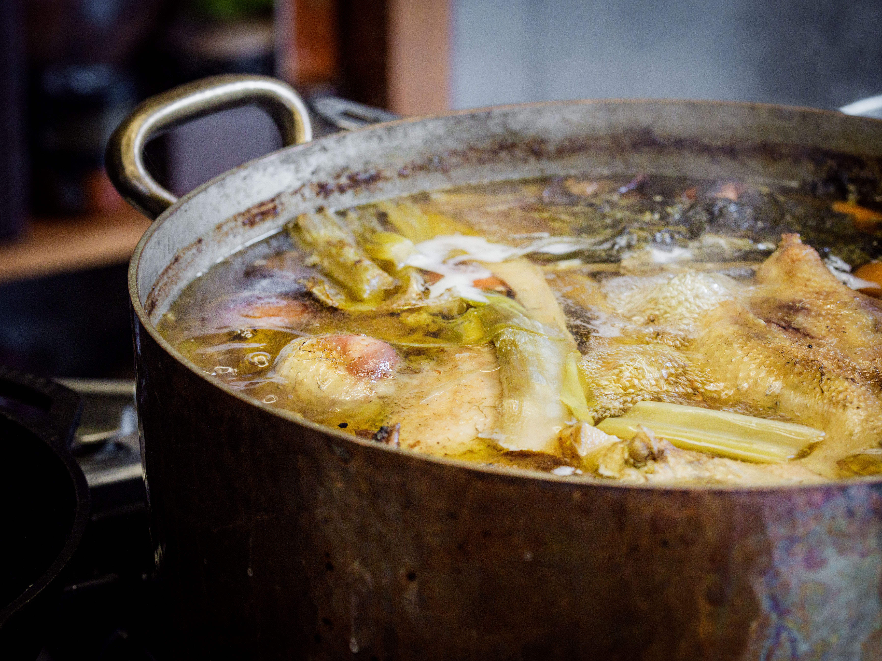 Schritt 2:  Restliche Zutaten in Geflügelbouillon zugeben .