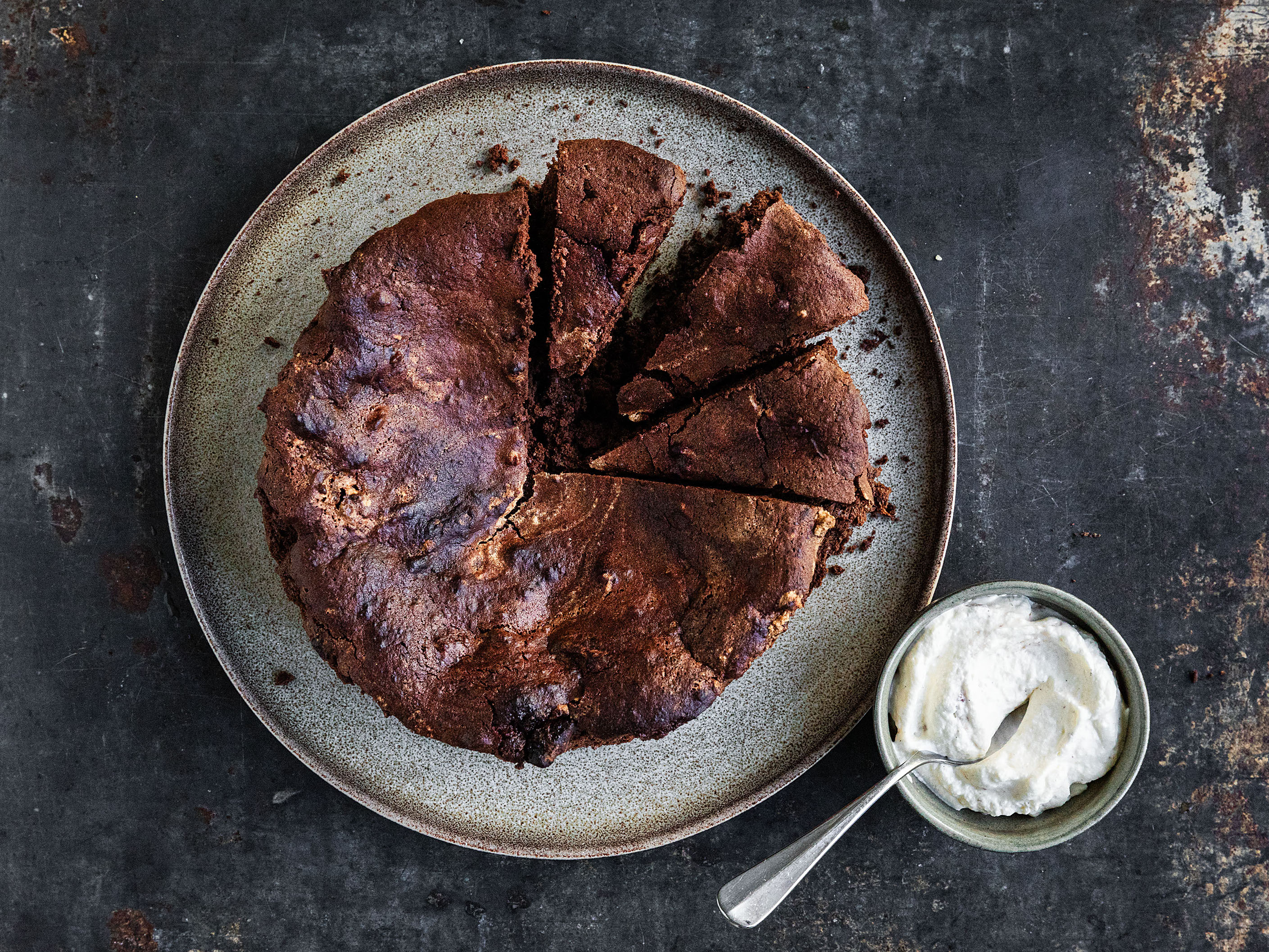 Schritt 3: Füllung für Glutenfreien Schoko-Haselnuss-Buttermilch-Kuchen zubereiten und Schokoladenkuchen backen