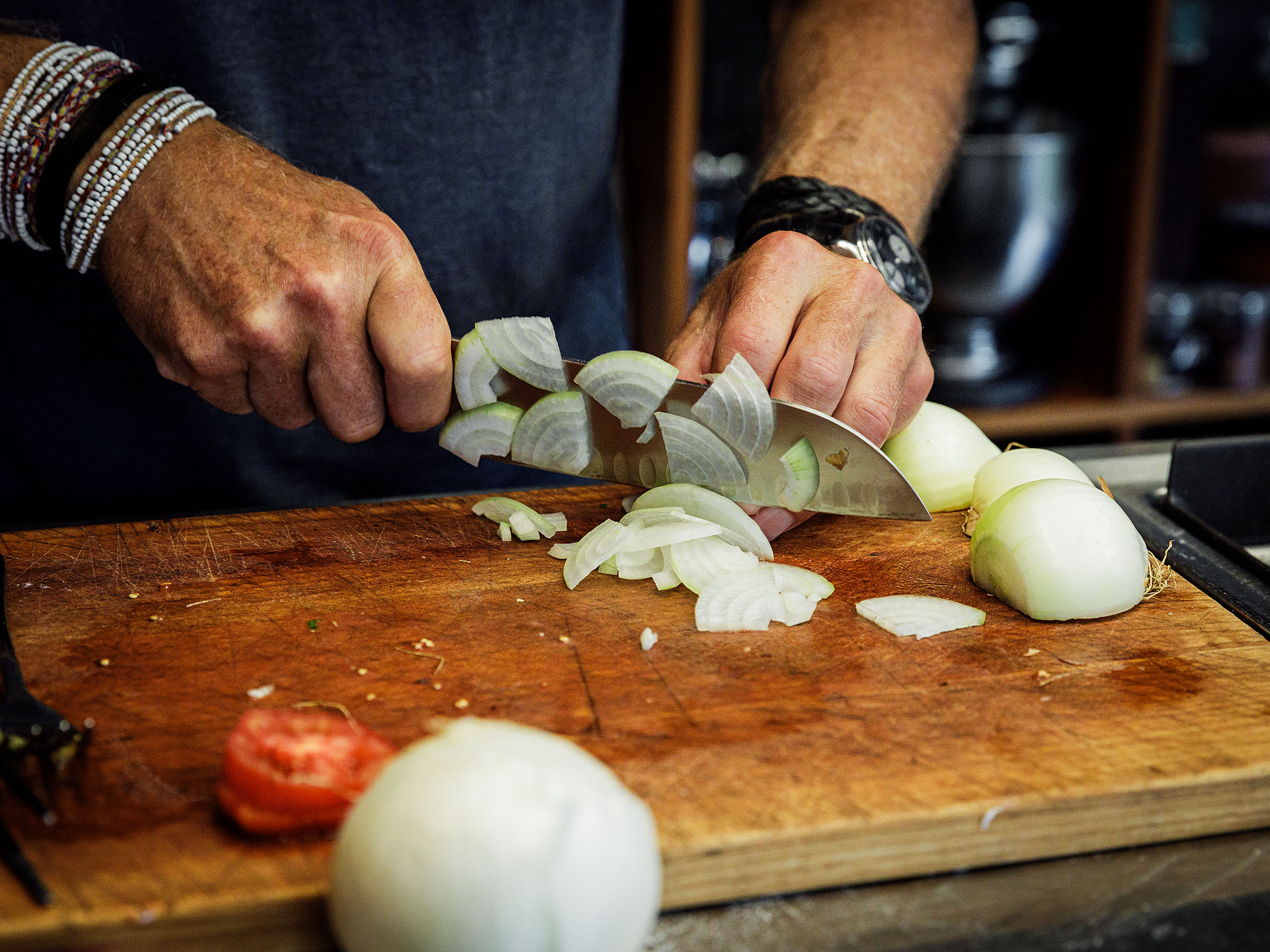 Schritt 1: Zwiebeln für Französische Zwiebelsuppe karamellisieren