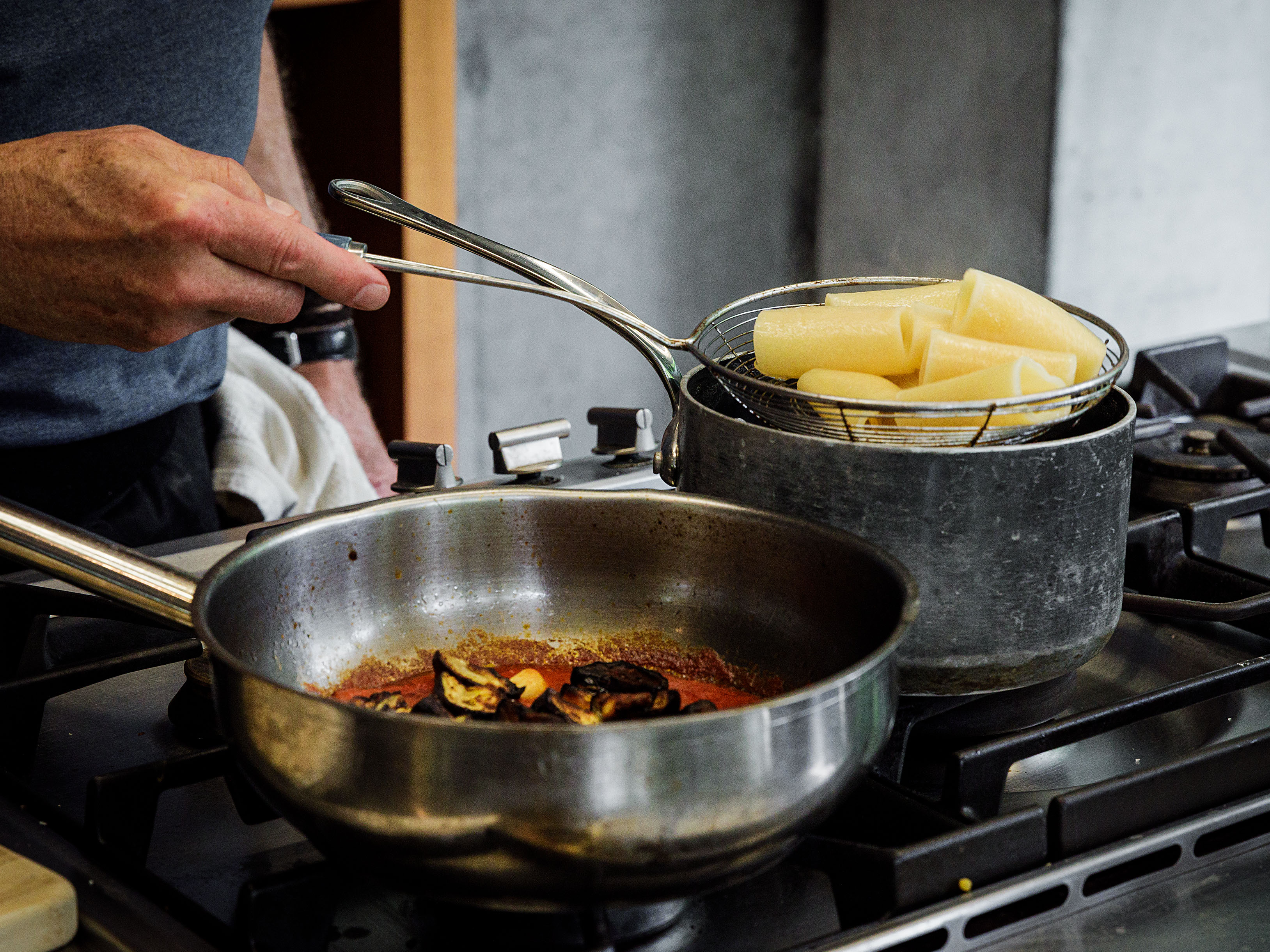 Schritt 3: Pasta al dente kochen,und zusammen mit den Teigwaren in den Sugo geben