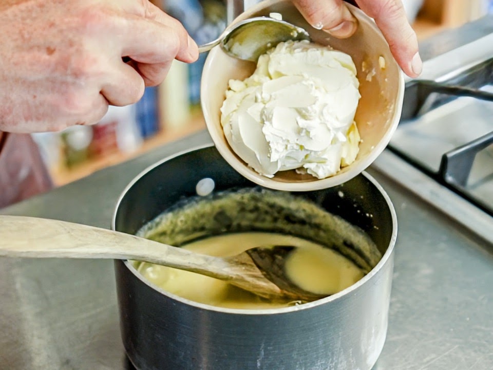 Schritt 2: Creme für Mascarpone-Honig-Glace fertigstellen 