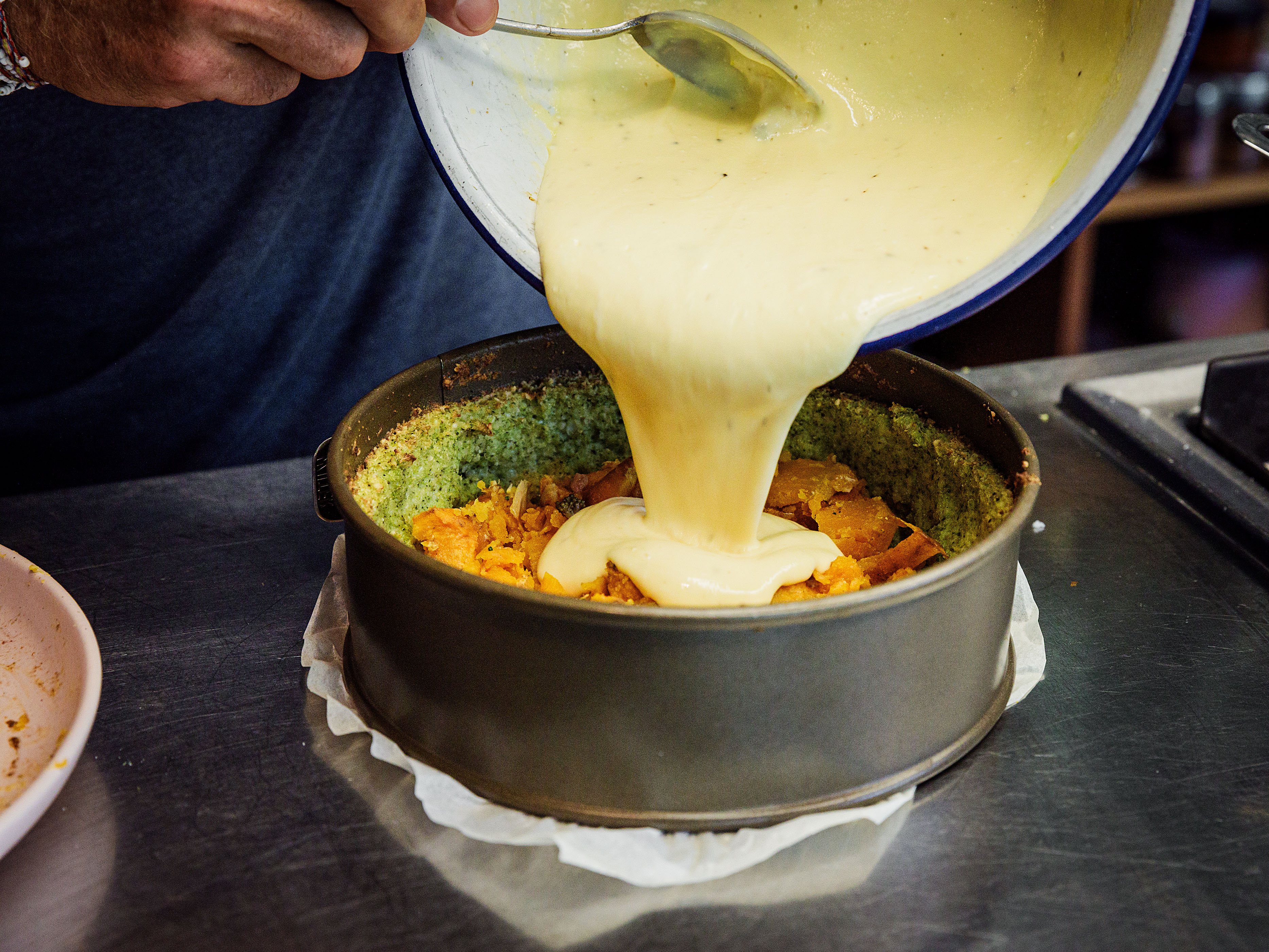 Schritt 3: Kürbis und Teig für Kürbistarte mit Broccoliteig, Ziegenkäse und Salbei backen