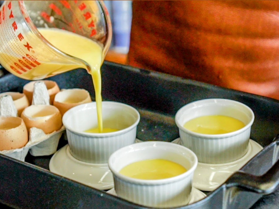 Schritt 2:  Eiermasse  für Sauternes Crème Caramel anfertigen
