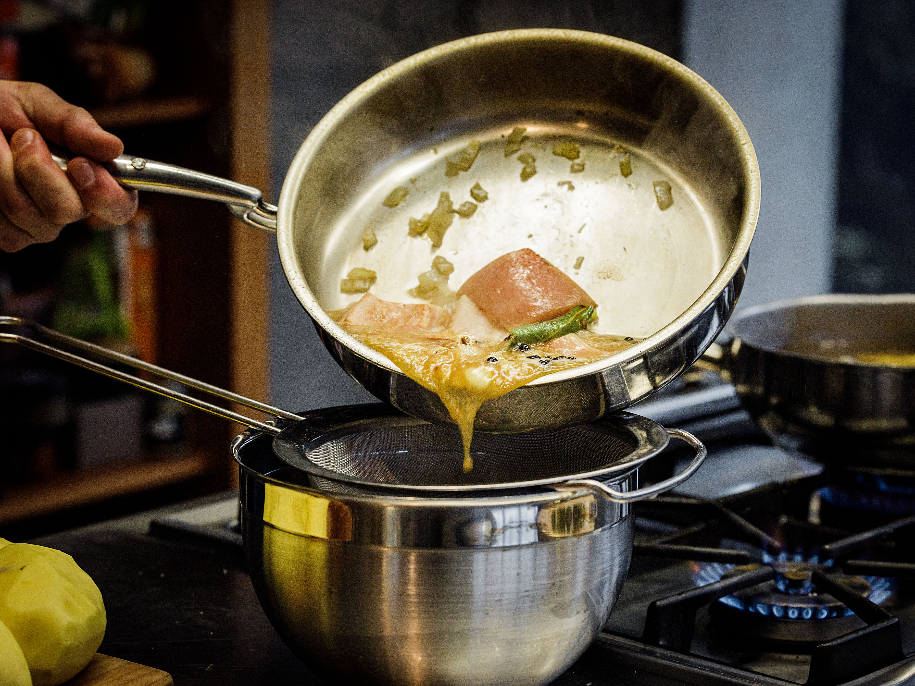 Schritt 1: Sauce für Kartoffelsalat zubereiten 