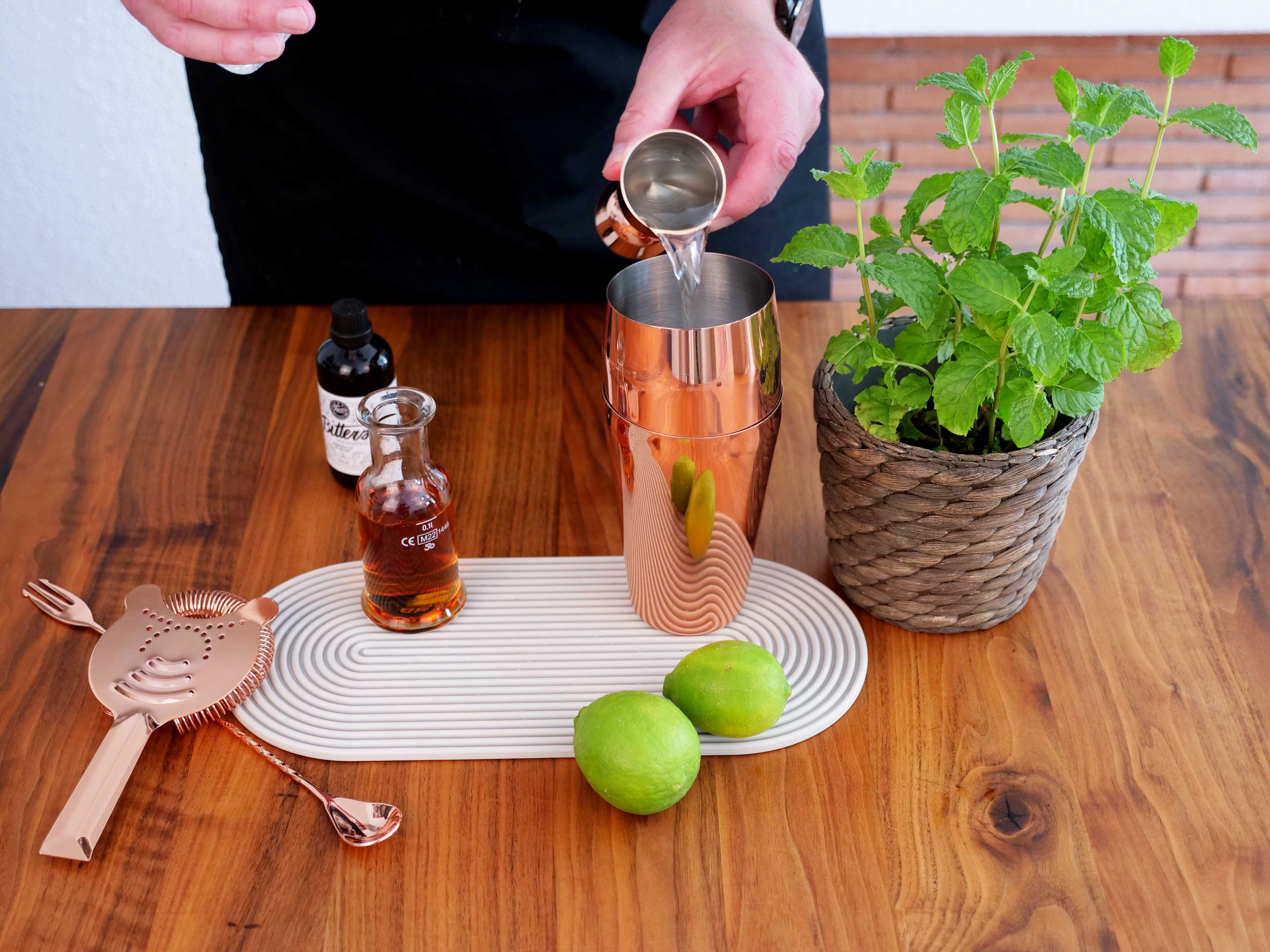 2. Simple Sirup & Rum dazugeben