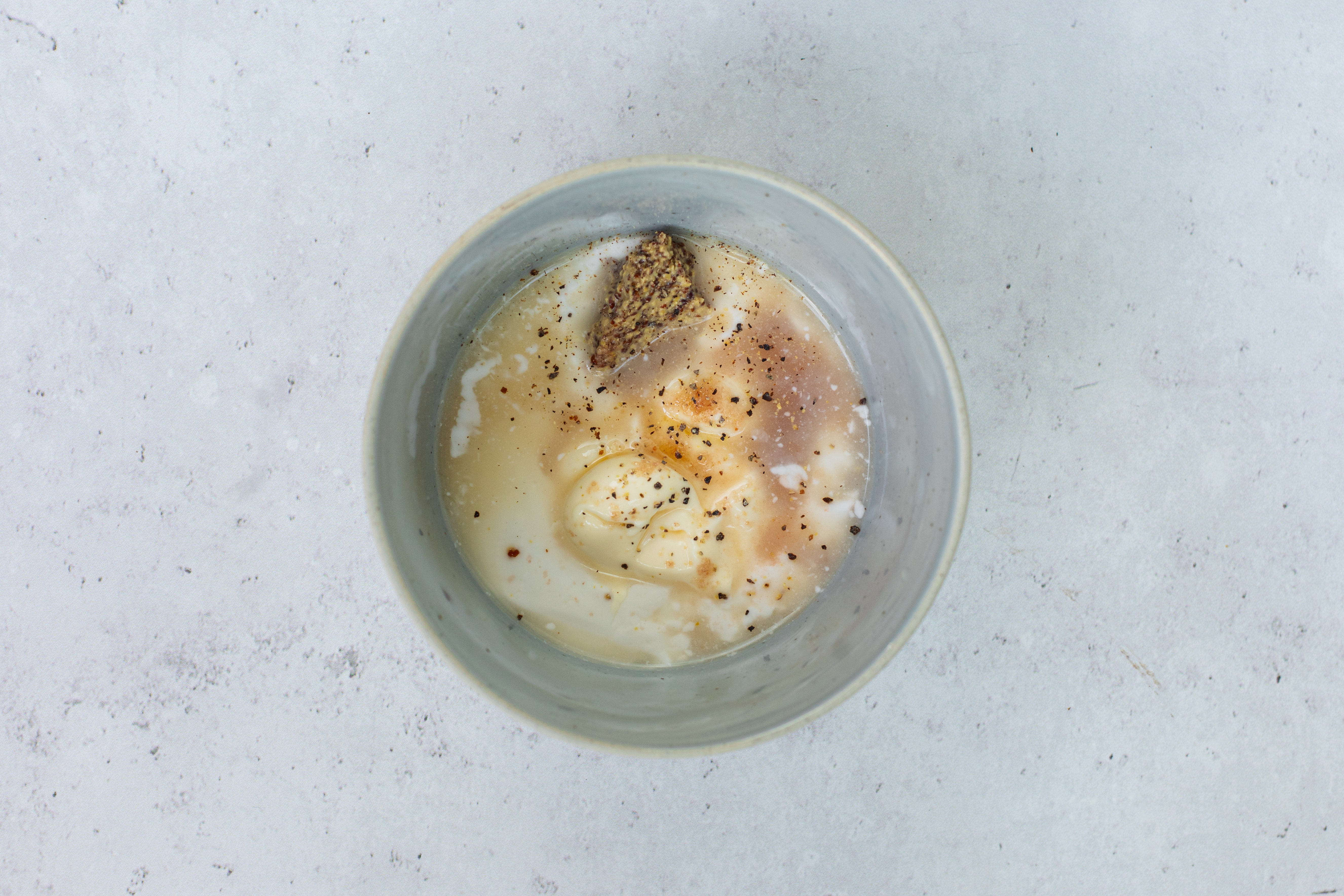 Schritt 3:  Dressing für Kohlrabi Salat mit Apfel zubereiten 