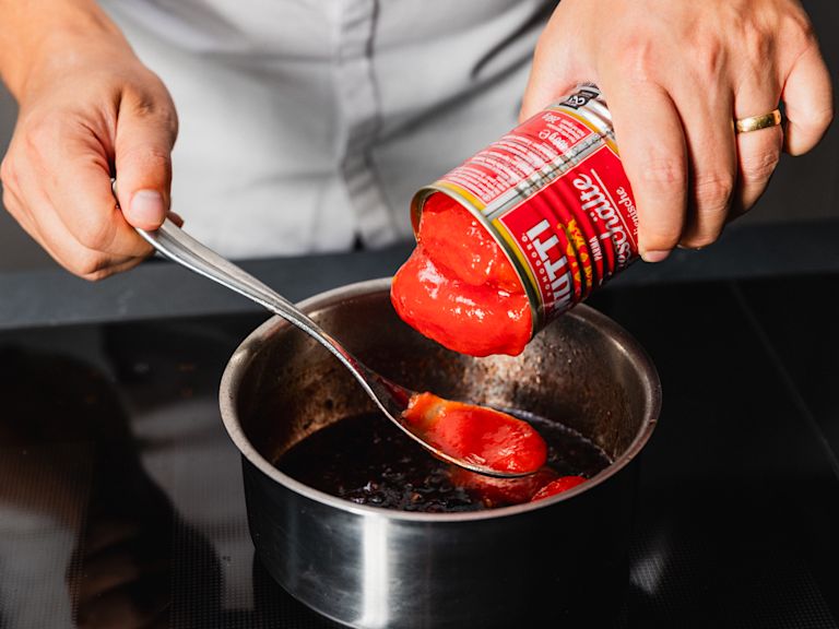 Schritt 2: Tomatensauce zubereiten Schritt 2: Tomatensauce zubereiten