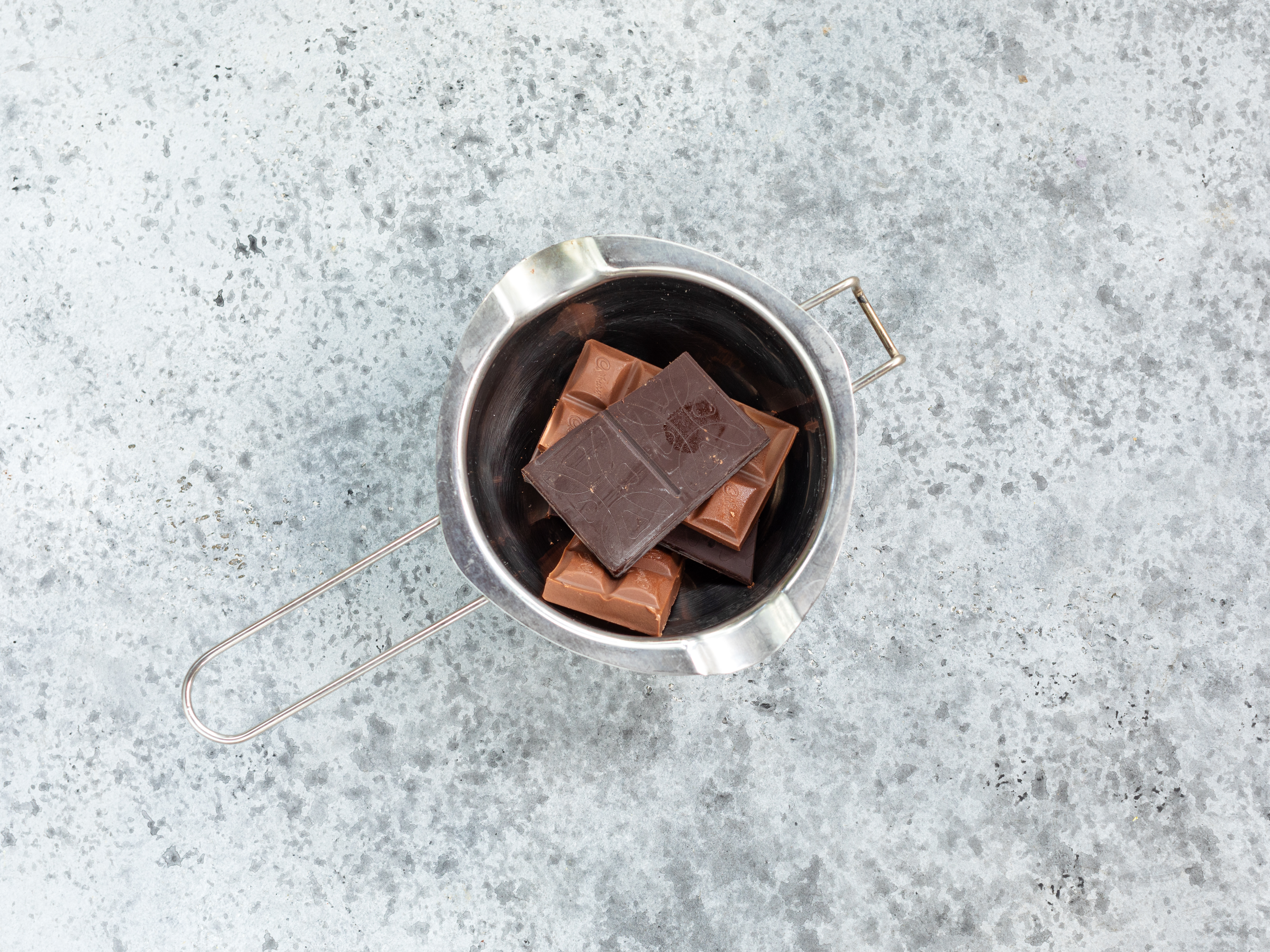 Schritt 3: Schokolade für Joghurt Cluster mit Beeren schmelzen 