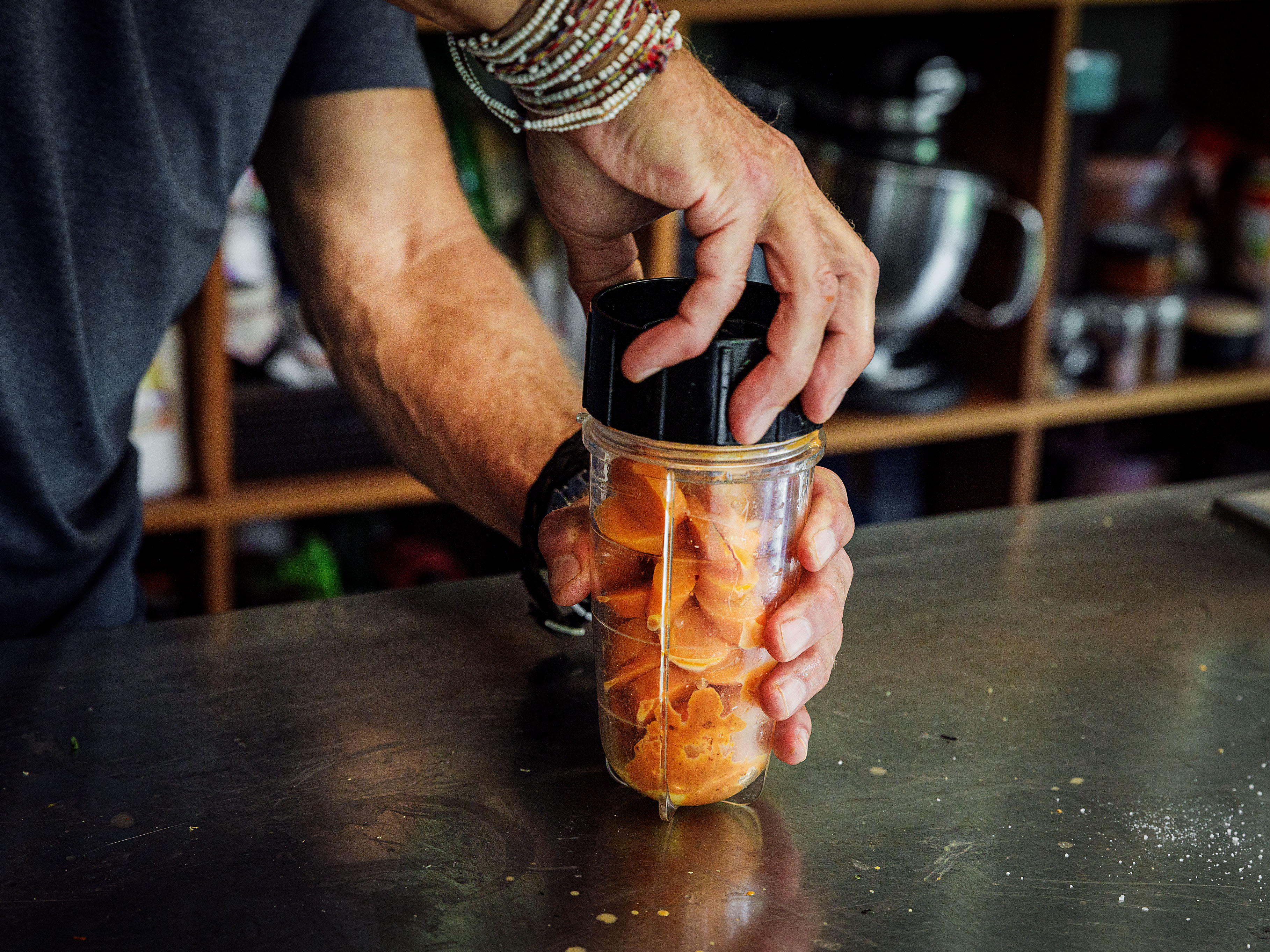 Schritt 1: Karotten weich dämpfen oder kochen, dann pürieren