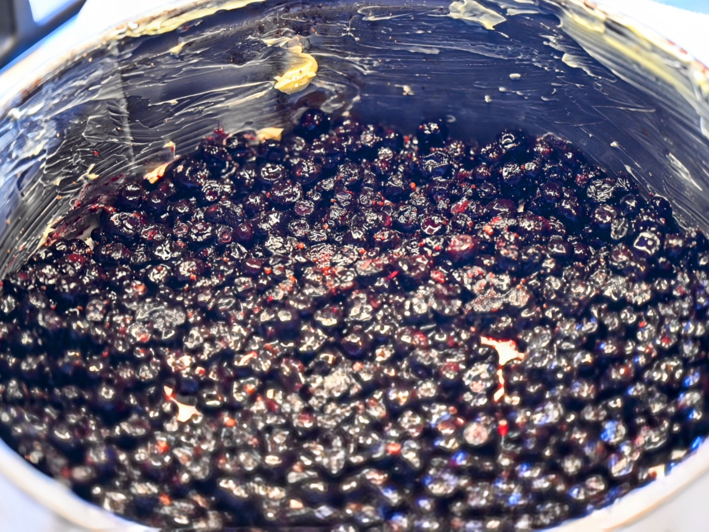 Schritt 1: Vorbereitung der Beeren für Heidelbeer-Baumnuss-Schokokuchen 