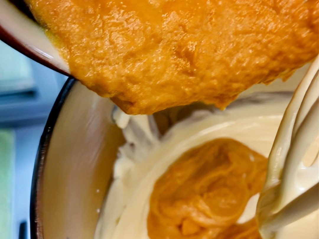 Schritt 2: Frischkäsefüllung für Basken-Kürbis Cheesecake zubereiten 