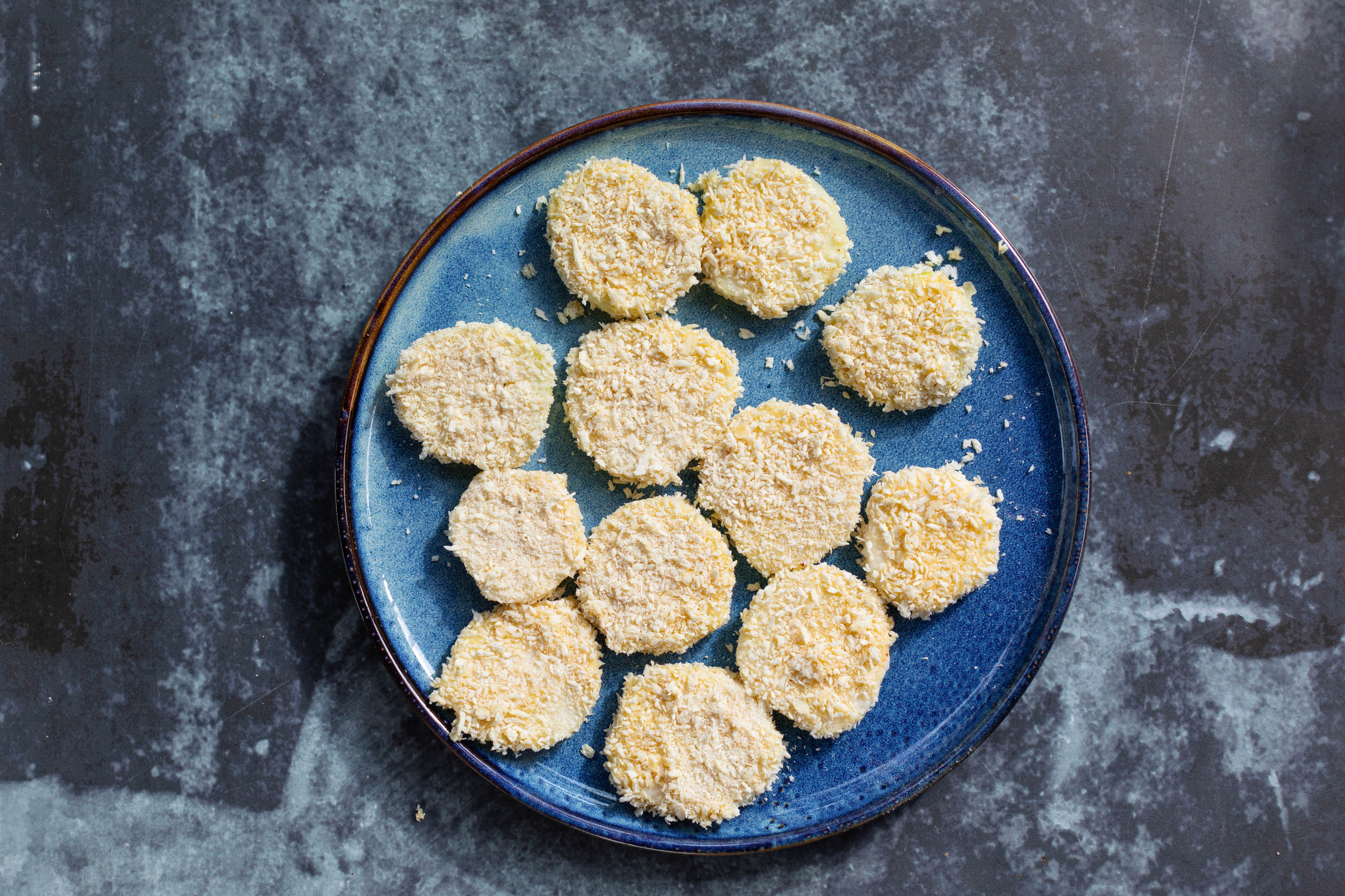 Schritt 2: Kohlrabi für Kohlrabi-Sesam-Schnitzel panieren