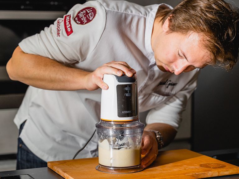 Schritt 1: Blumenkohlpüree für Risotto mit Blumenkohl und Trüffel erstellen Schritt 1: Blumenkohlpüree für Risotto mit Blumenkohl und Trüffel erstellen