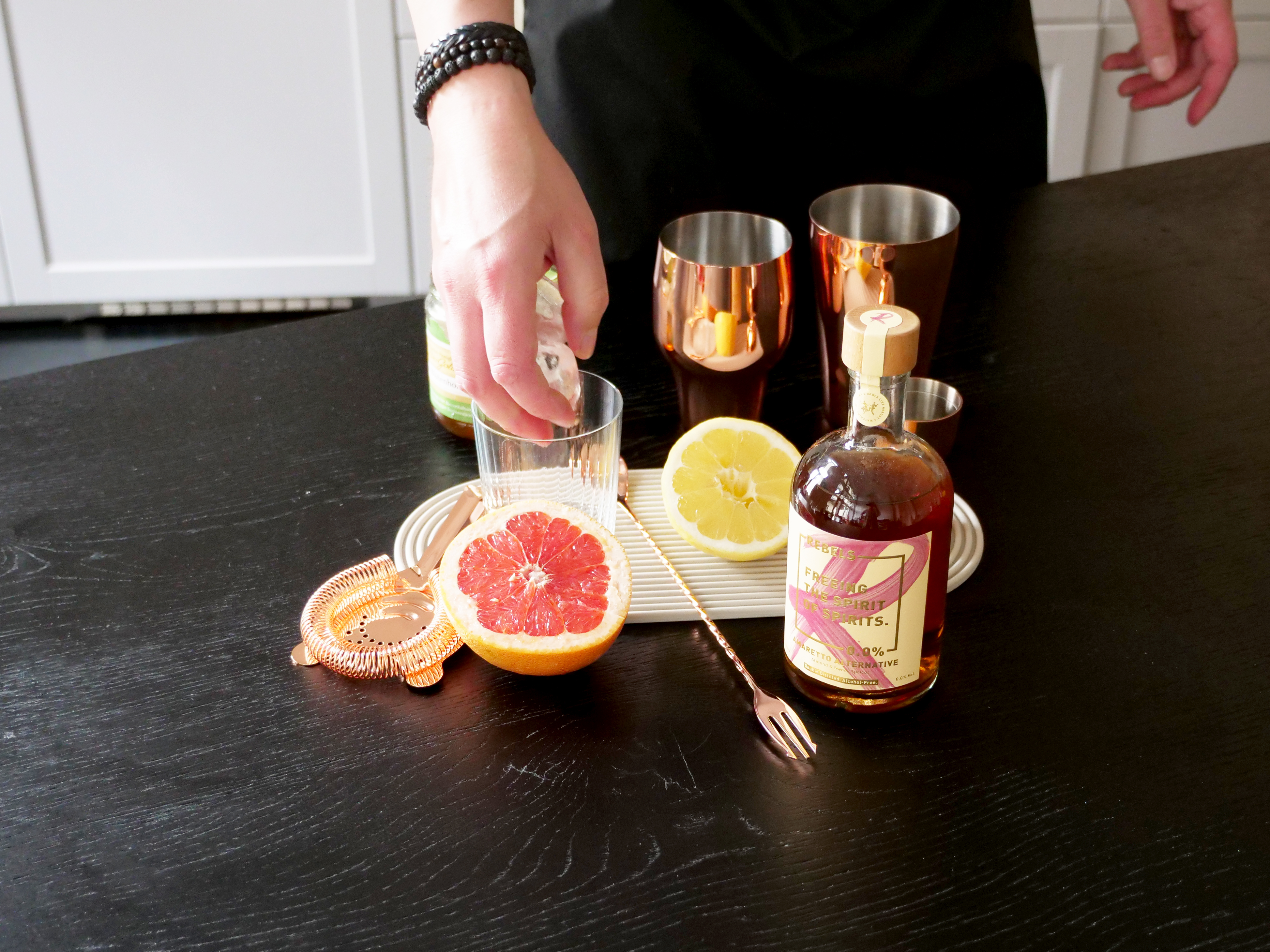 Schritt 1: Zutaten in Shaker geben