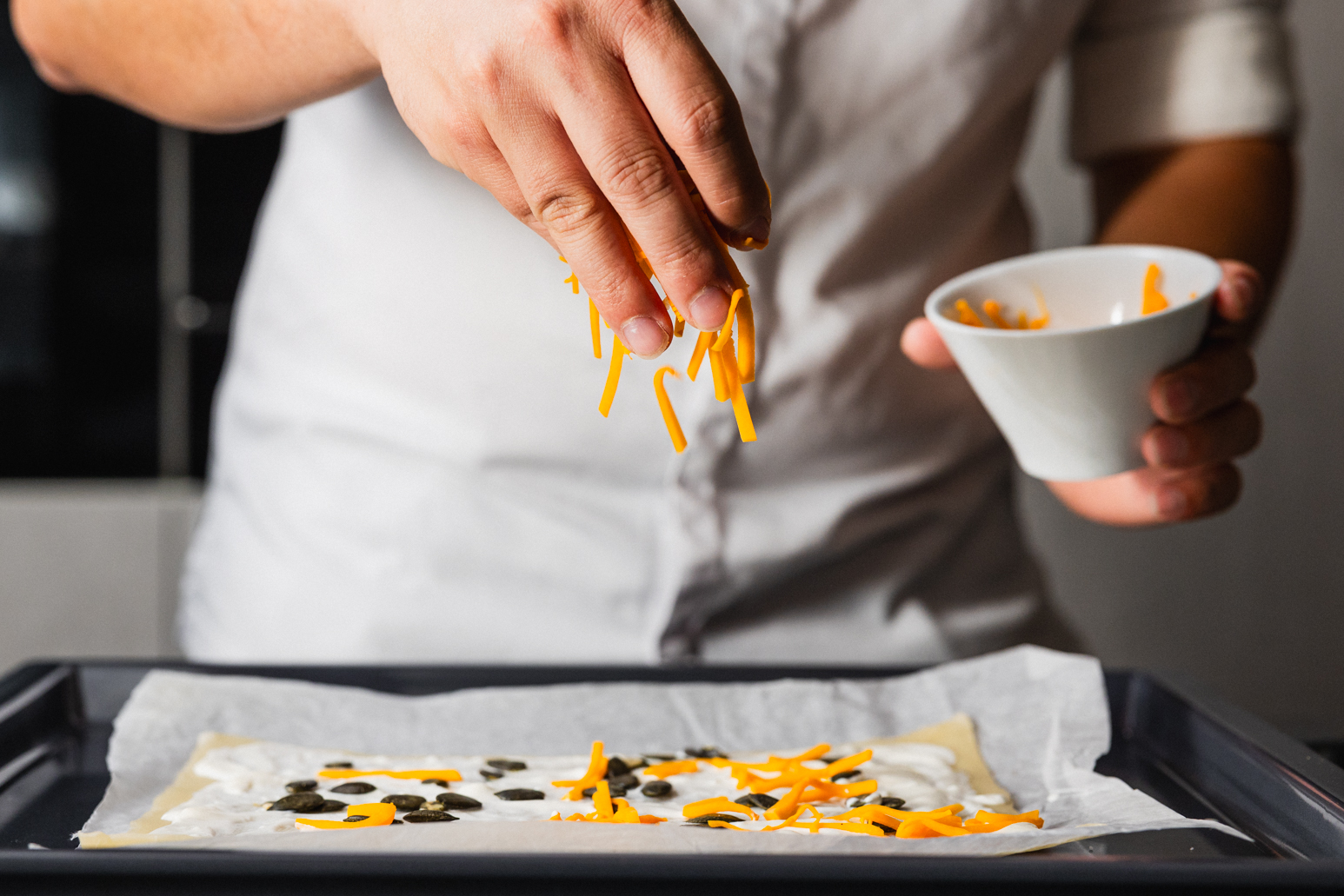 Schritt 2: Flammkuchen belegen 