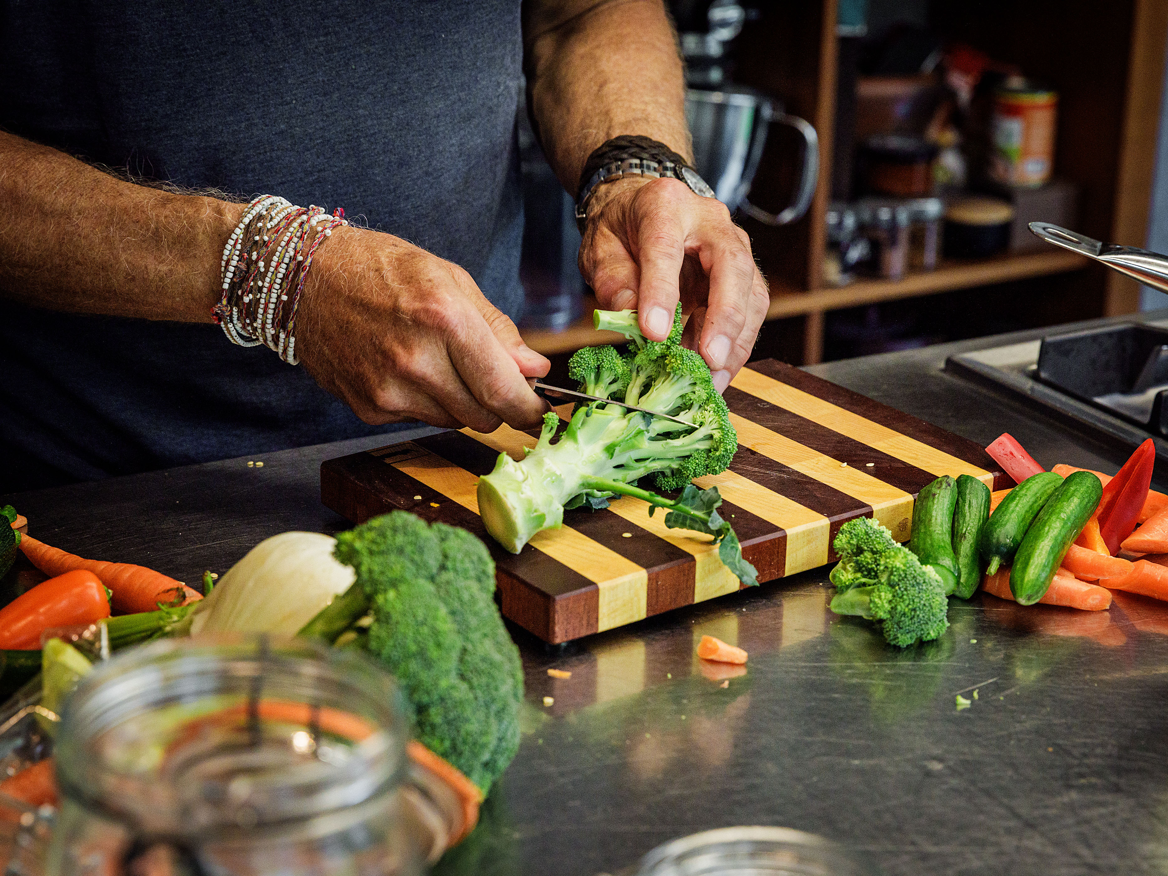 Schritt 1: Die ausgewählten Gemüse in mundgerechte Stücke schneiden