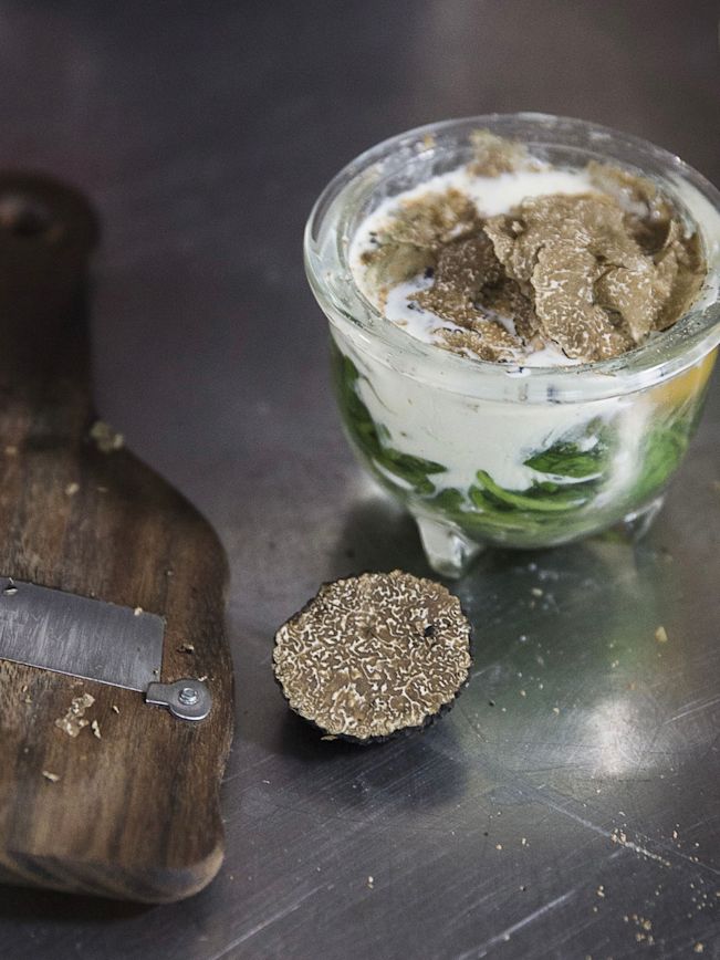 Trüffel-Spinat-Ei im Glas Rezept2 Trüffel-Spinat-Ei im Glas Rezept2