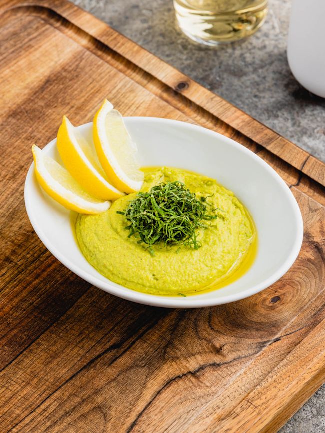 Grüner Erbsen-Hummus mit Minze und Zitrone Rezept Grüner Erbsen-Hummus mit Minze und Zitrone Rezept