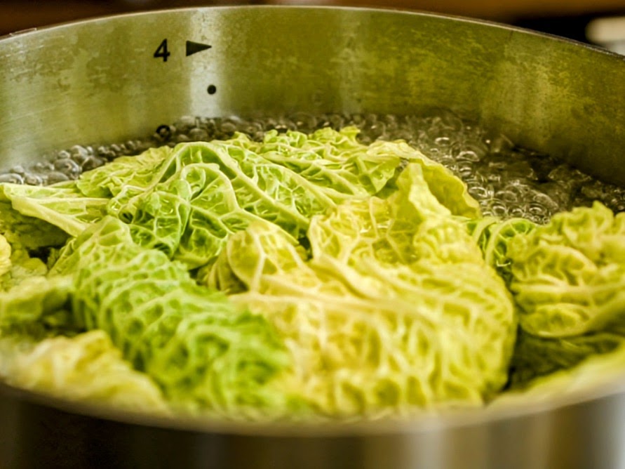 Schritt 2: Sanft gegarter Schweinebauch «Sous-vide» mit Wirsing zubereiten