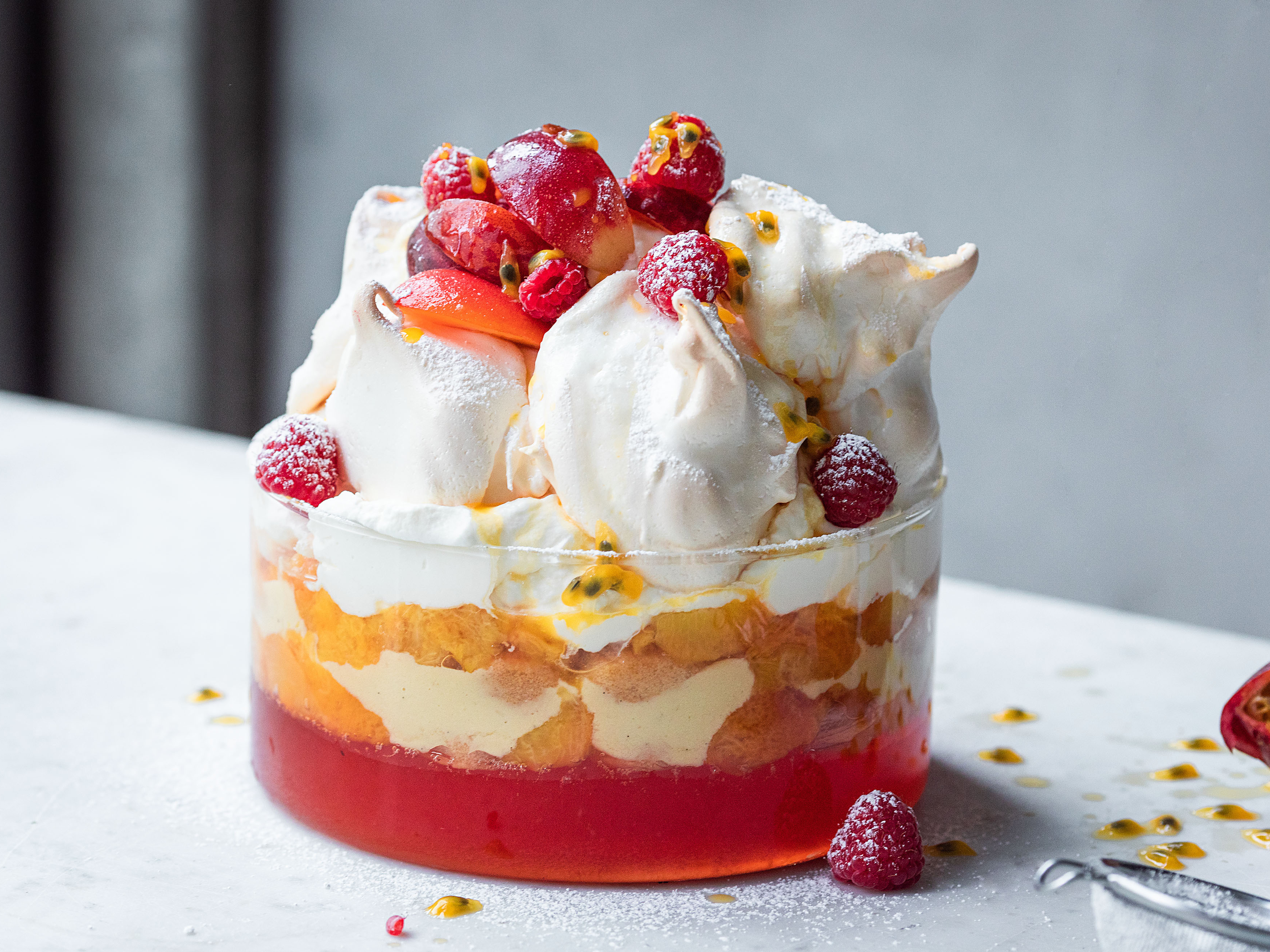 PfirsichPavlova Trifle mit Brandy Creme HOMEMADE