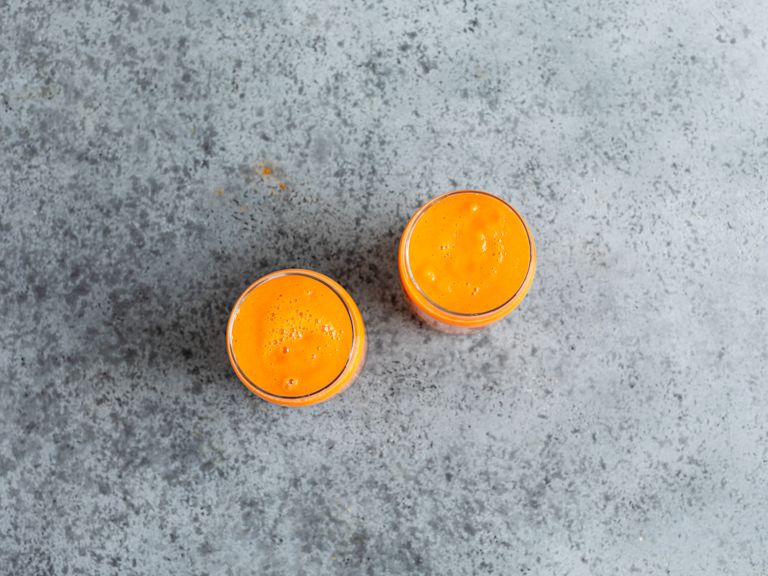 Schritt 3: Rüebli-Ingwer Smoothie servieren Schritt 3: Rüebli-Ingwer Smoothie servieren