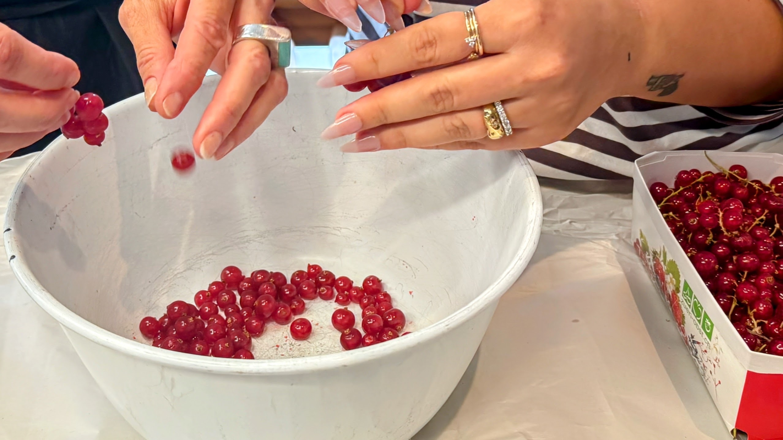 Schritt 2: Zubereitung von Johannisbeer-Kokos Kuchen 