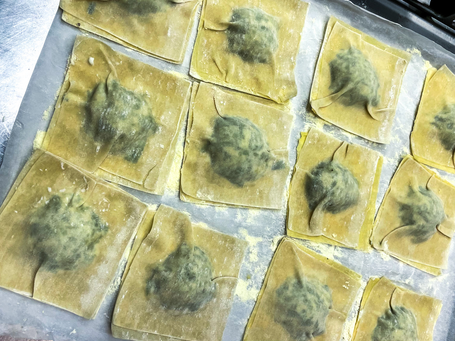 Schritt 2: Ein zweites Wonton-Blatt drauflegen