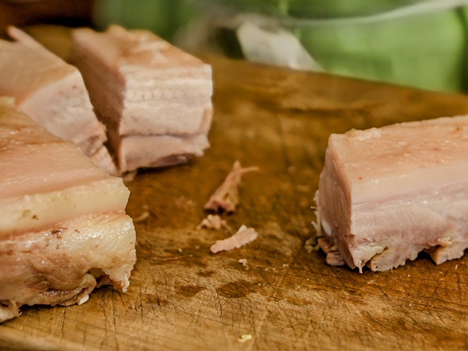 Schritt 2: Sanft gegarter Schweinebauch «Sous-vide» mit Wirsing zubereiten