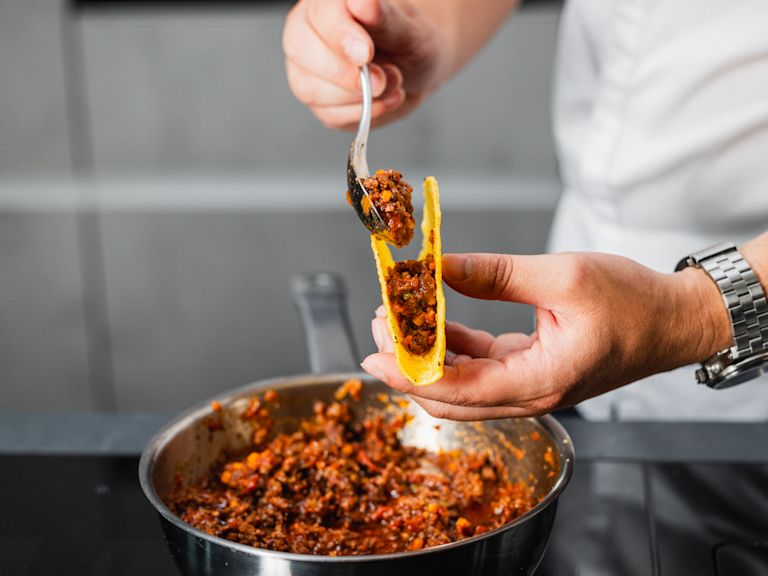 Schritt 2: Tacos füllen und servieren Schritt 2: Tacos füllen und servieren