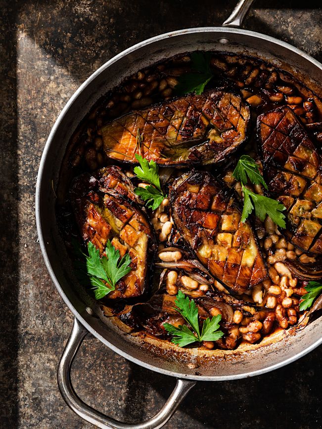 Geröstete Auberginen mit weissen Bohnen und Thymian Rezept Geröstete Auberginen mit weissen Bohnen und Thymian Rezept