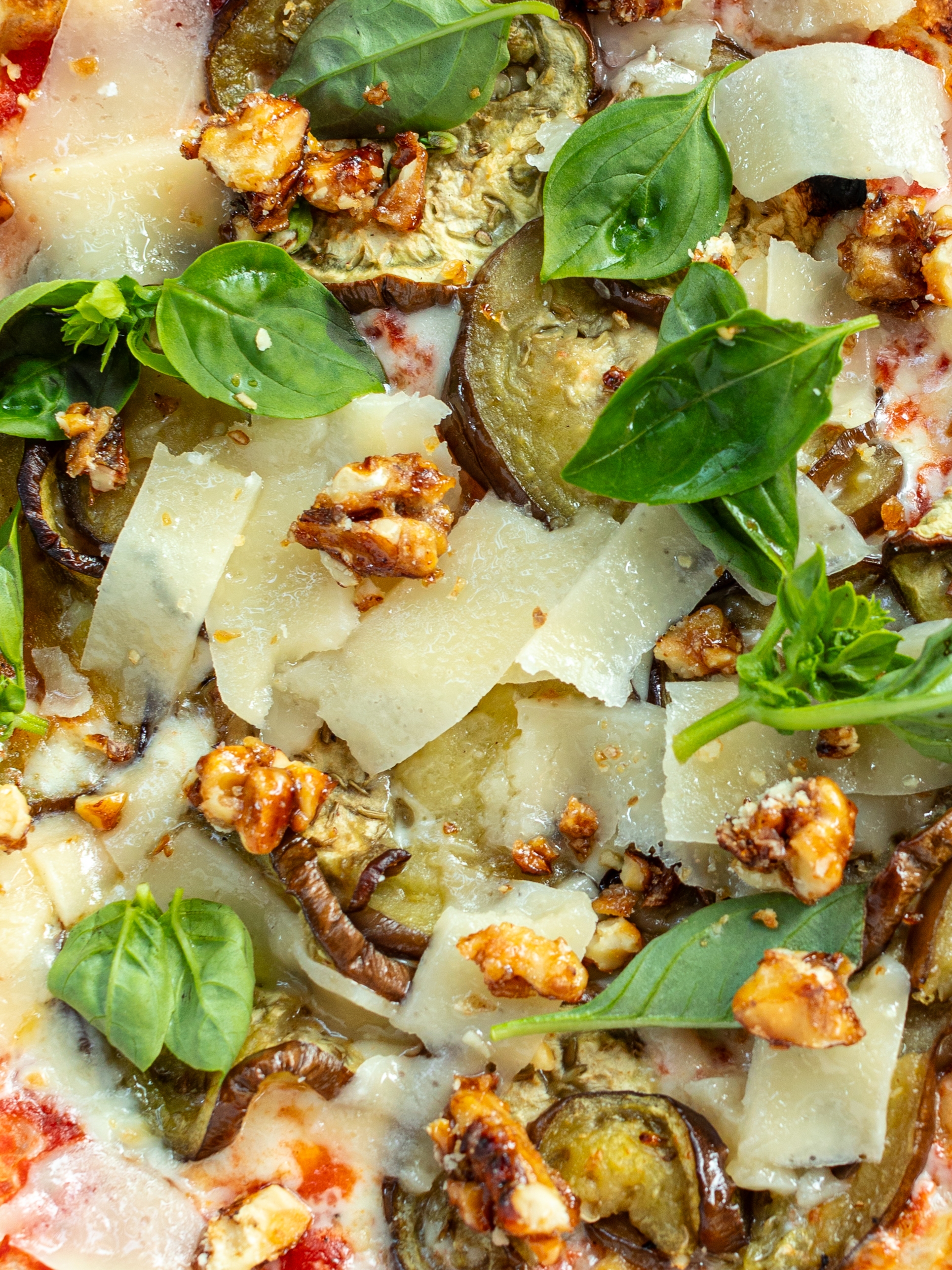Pizza mit Aubergine und kandierten Baumnüssen Rezept 3