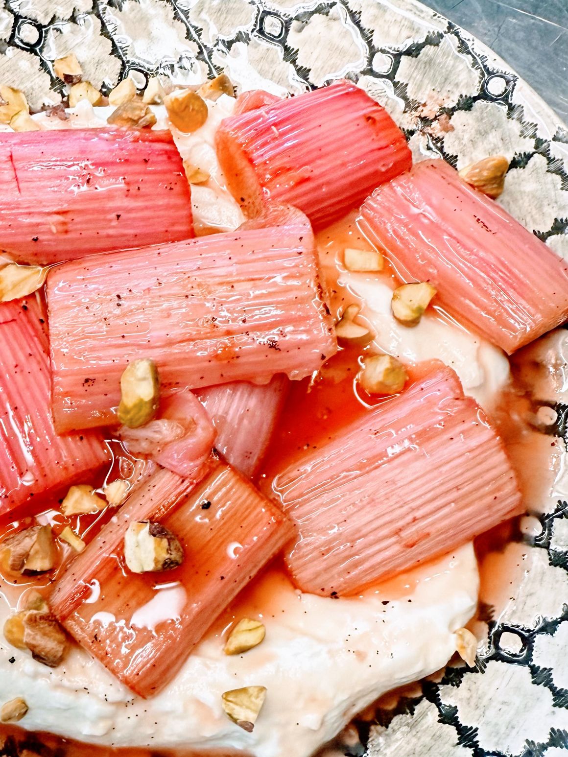 Gerösteter Rhabarber mit Joghurt Crème